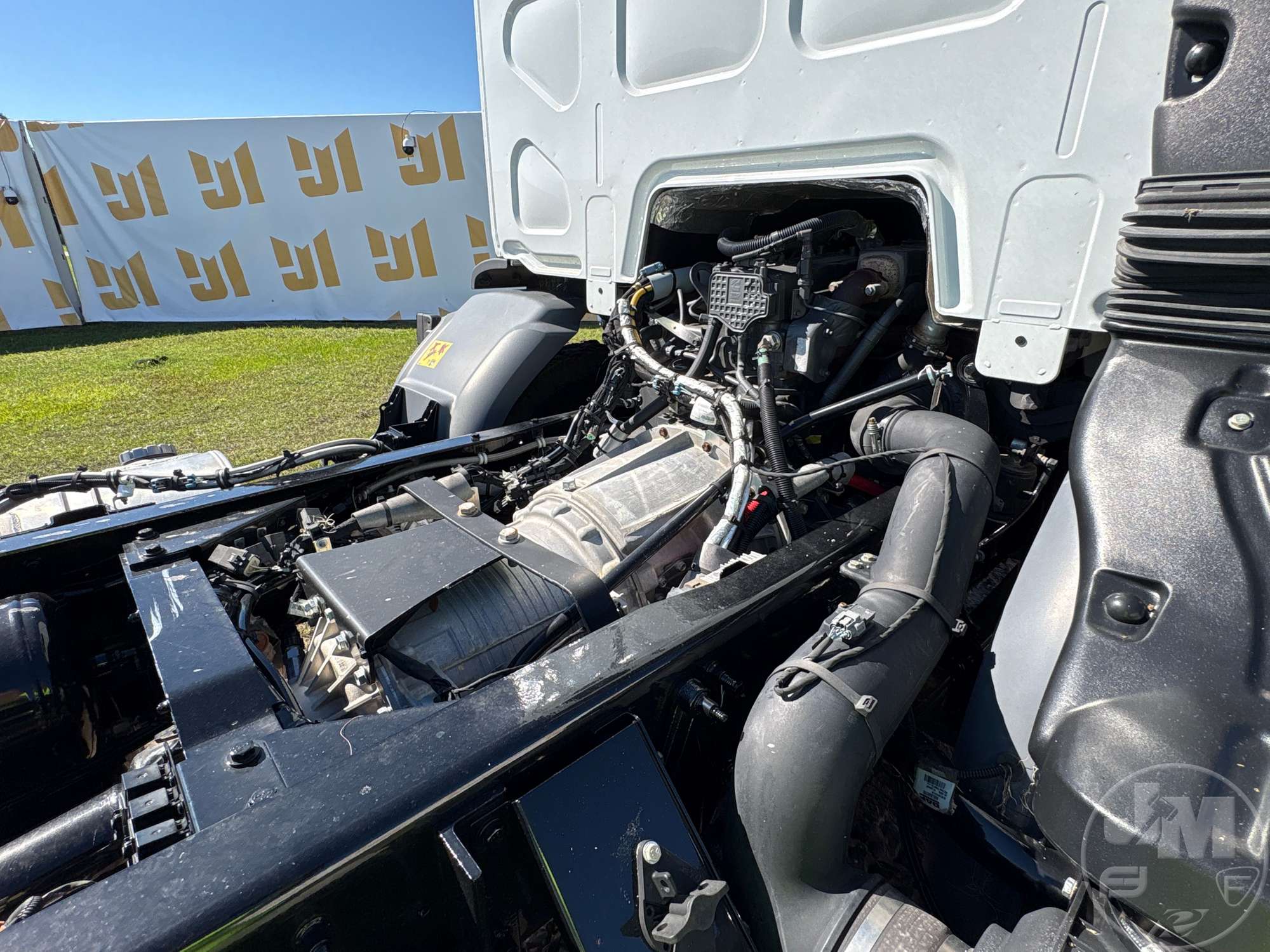 2025 Peterbilt 220