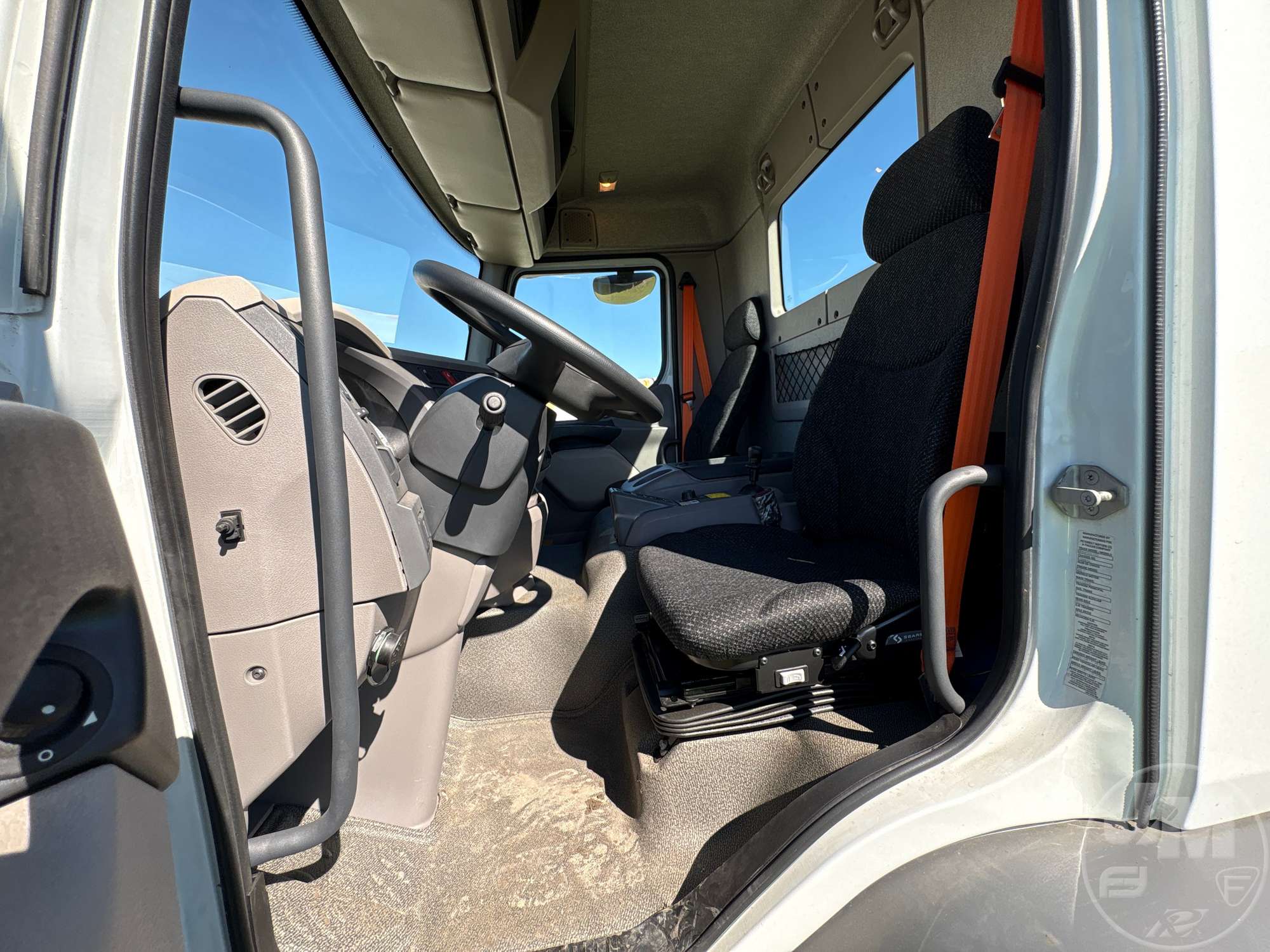 2025 Peterbilt 220