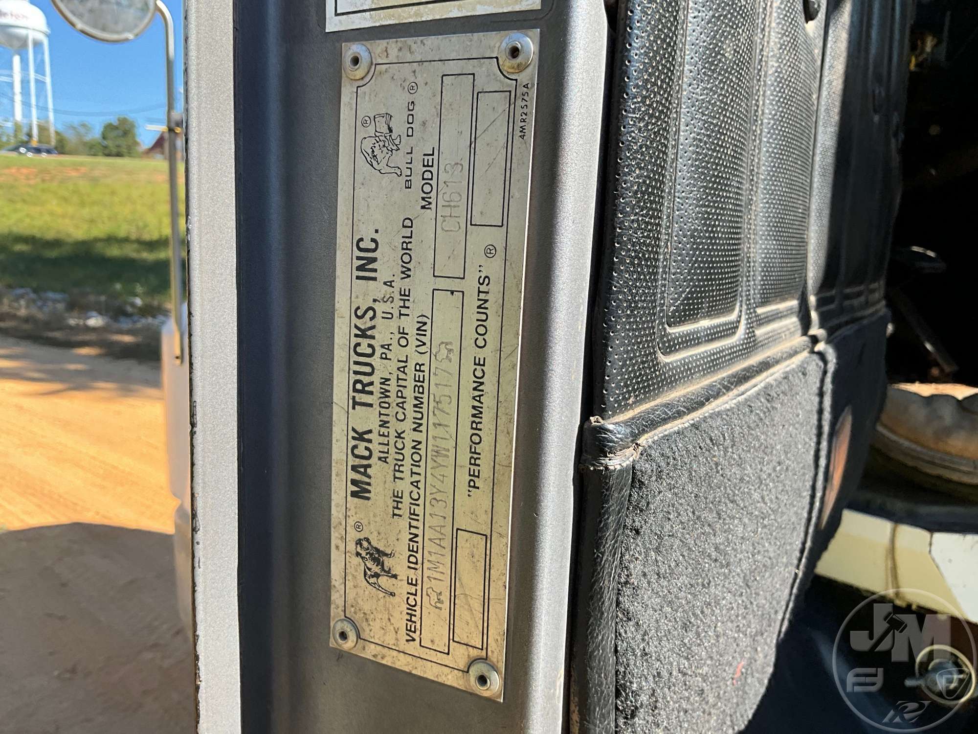 2000 Mack CH613