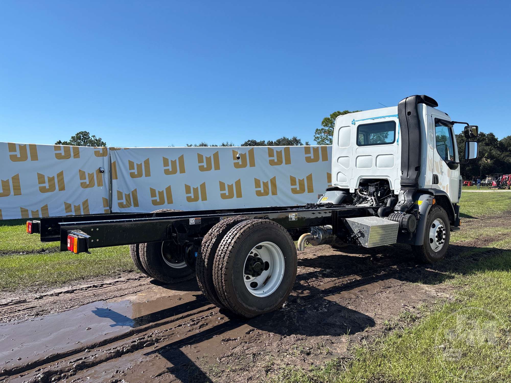 2025 Peterbilt 220