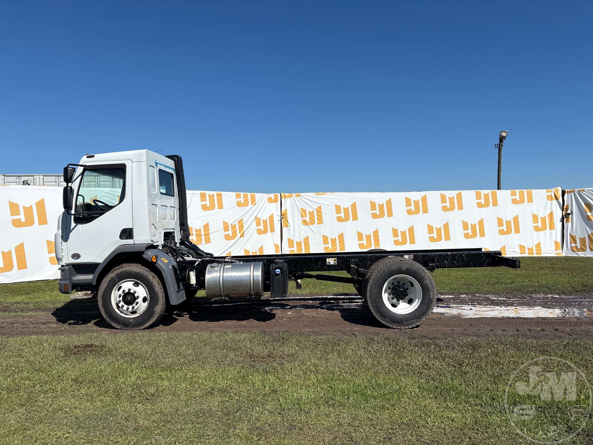 2025 Peterbilt 220