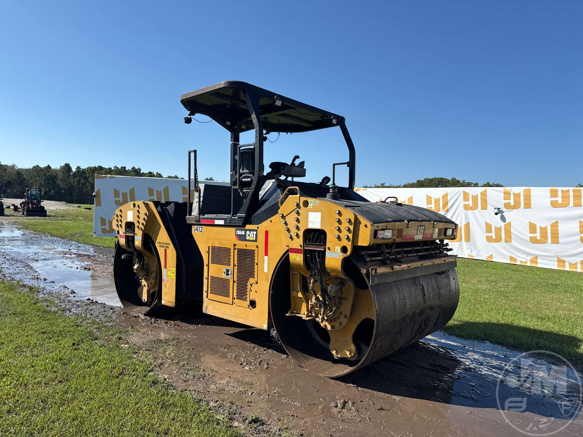 2016 Caterpillar CB64B