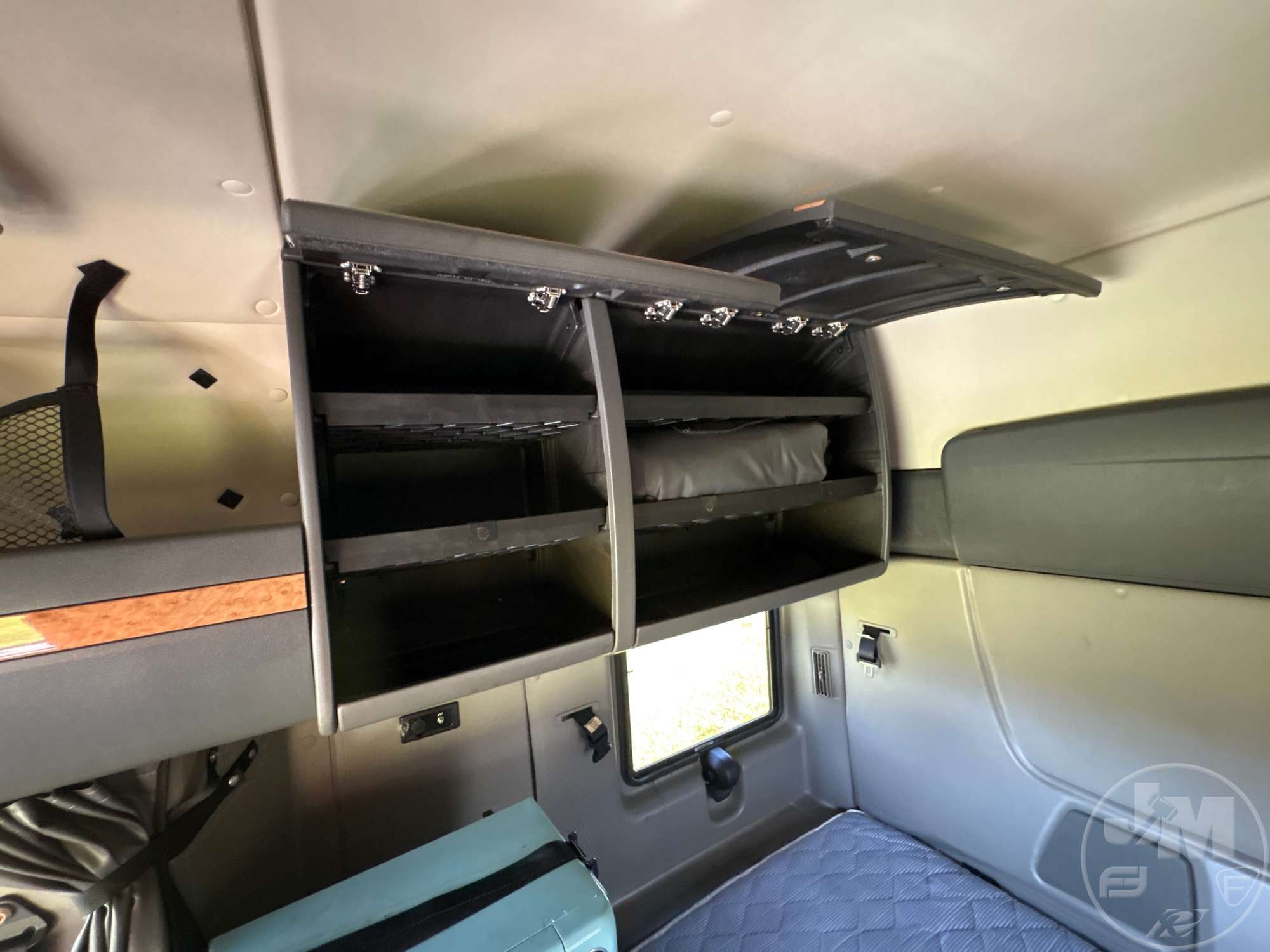 2014 International LF687