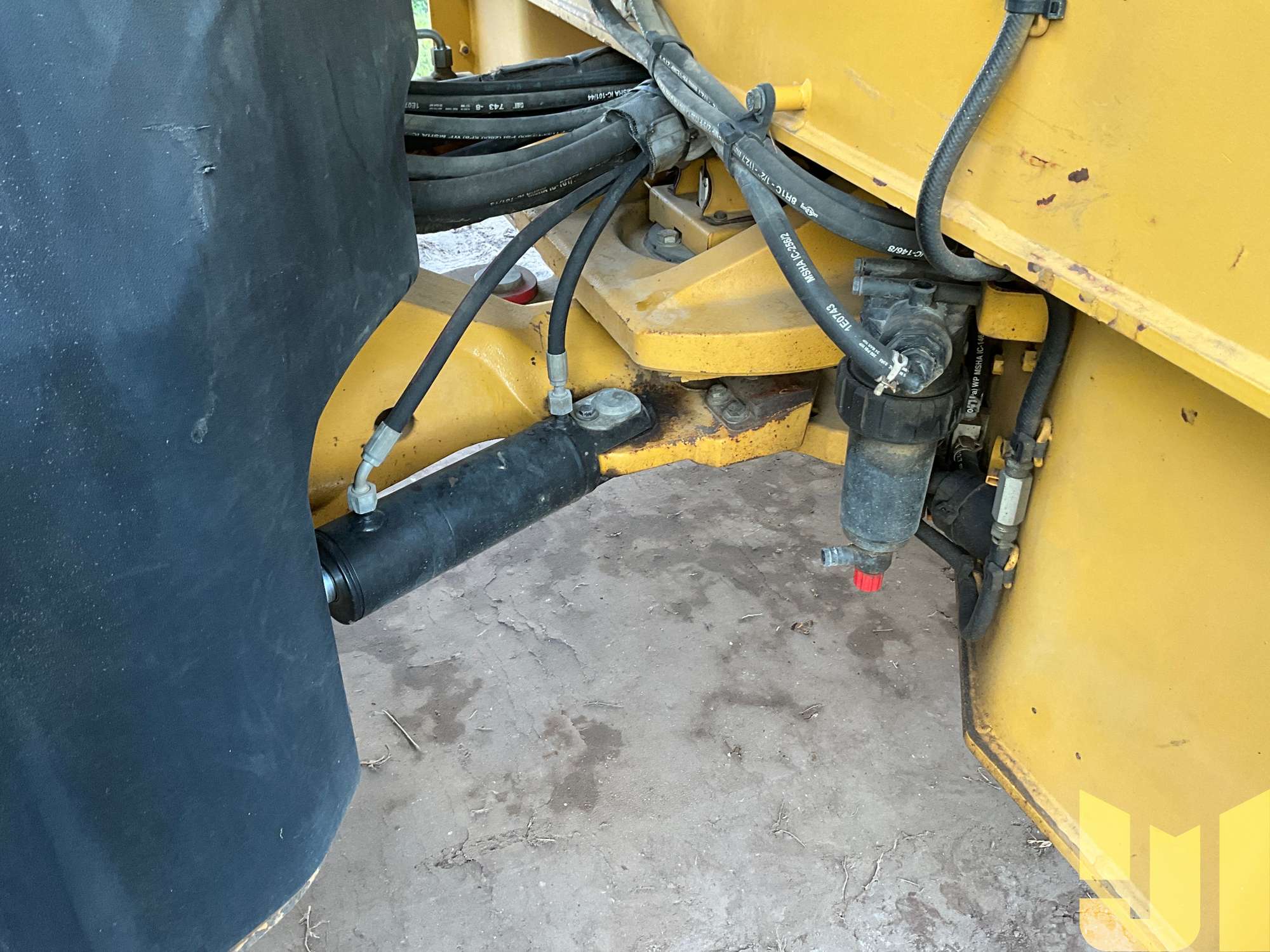 2015 Caterpillar CB64B