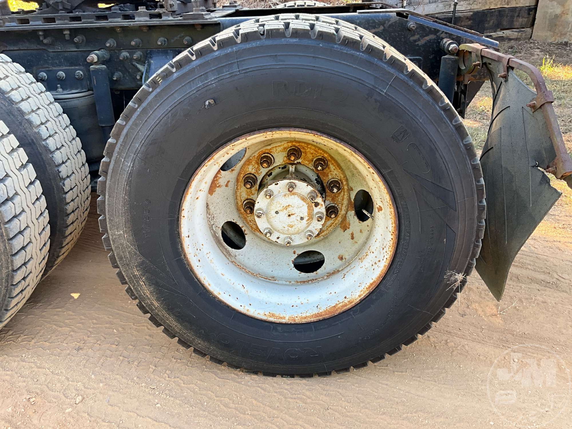 2000 Mack CH 613