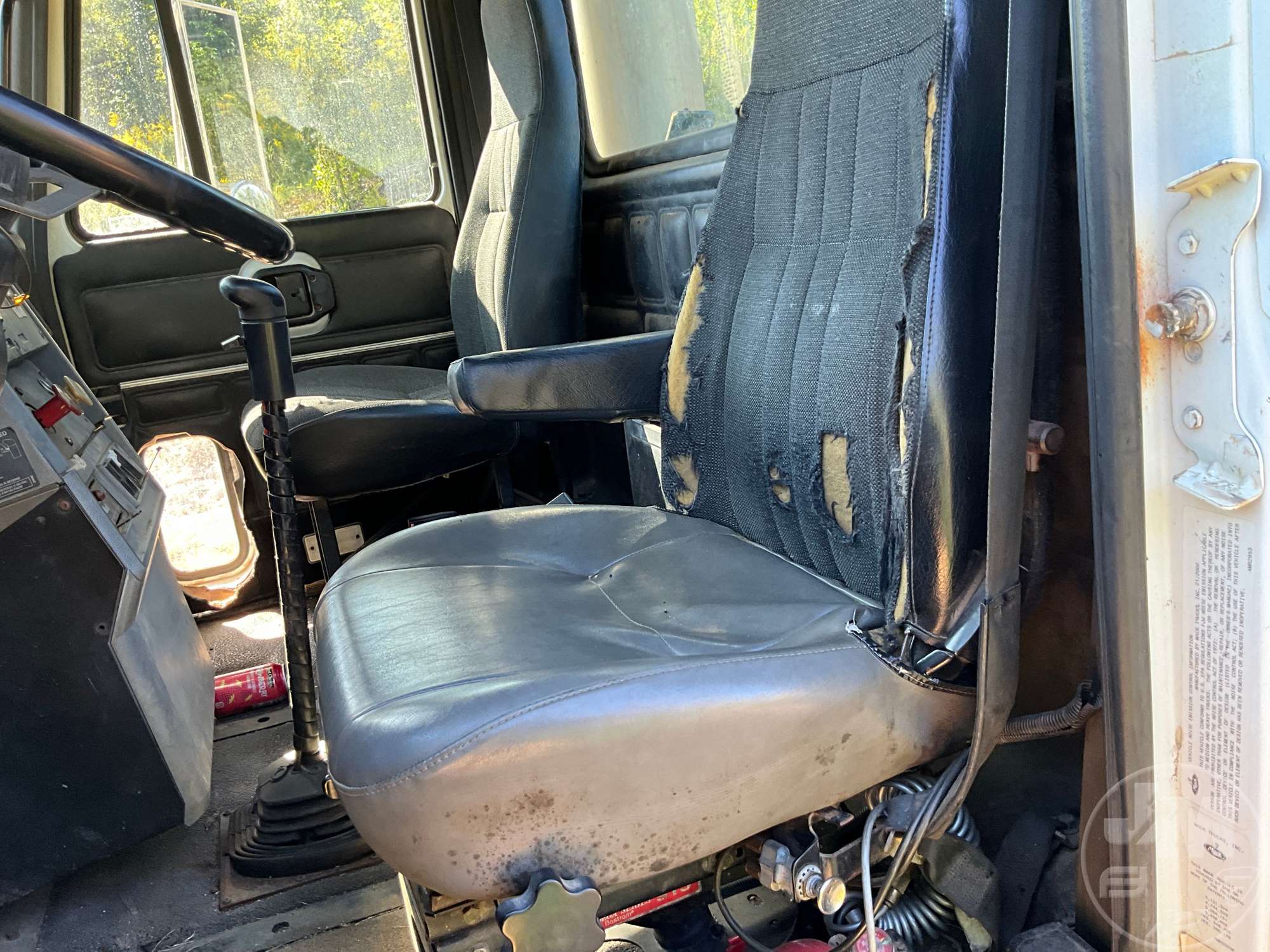 2000 Mack CH 613