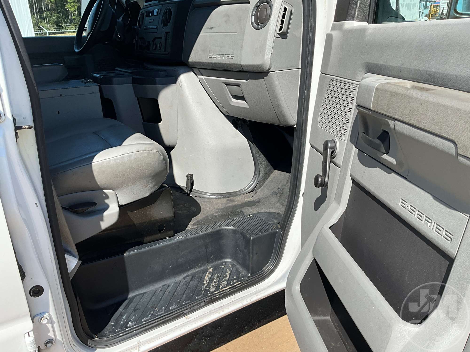 2011 Ford E-250