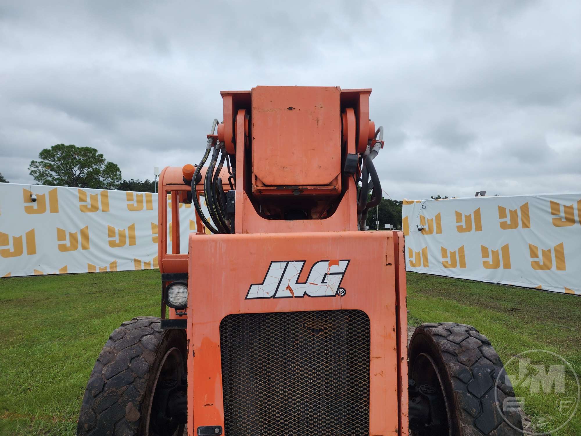 2017 JLG 6042