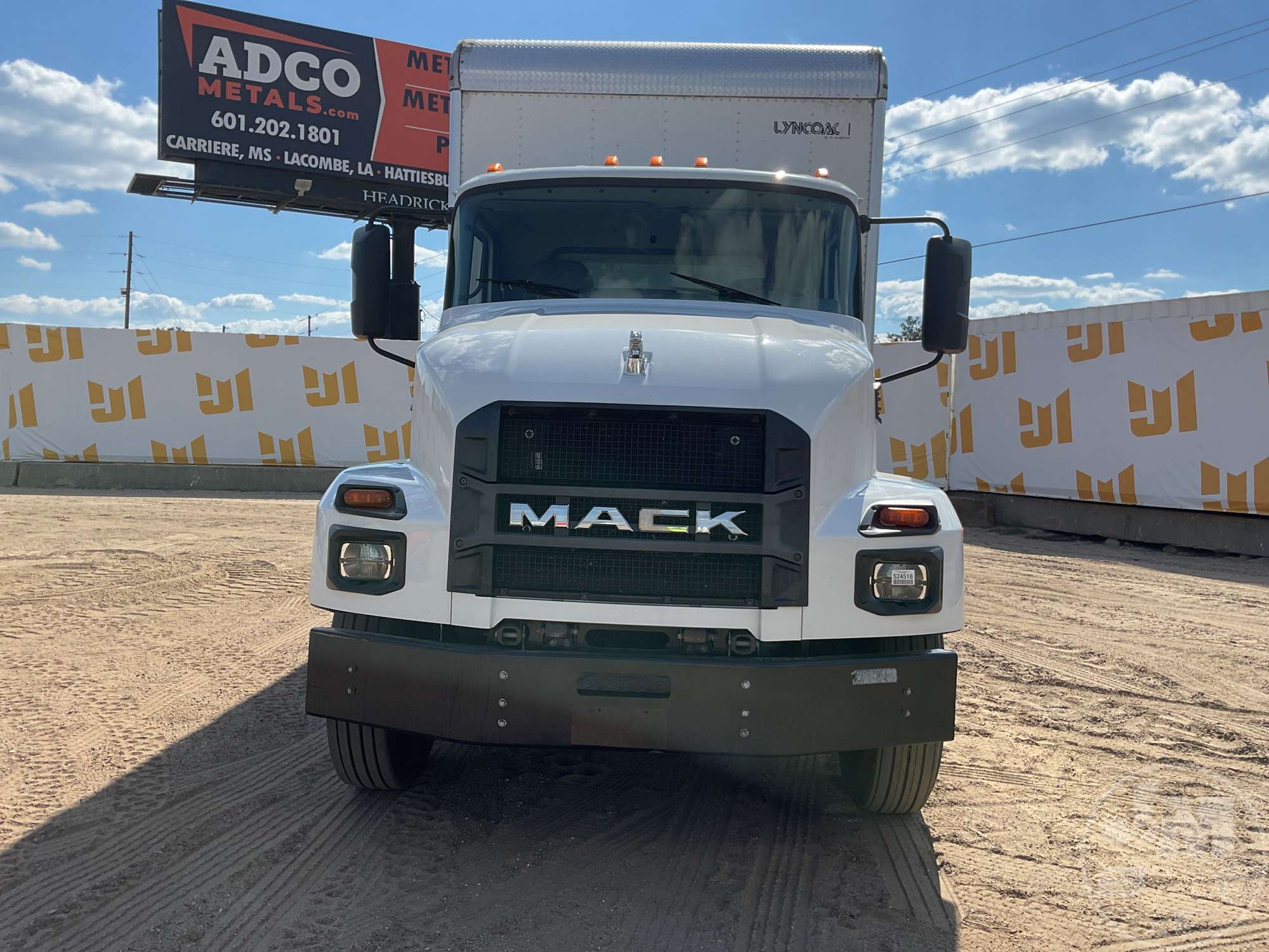 2024 Mack MD642