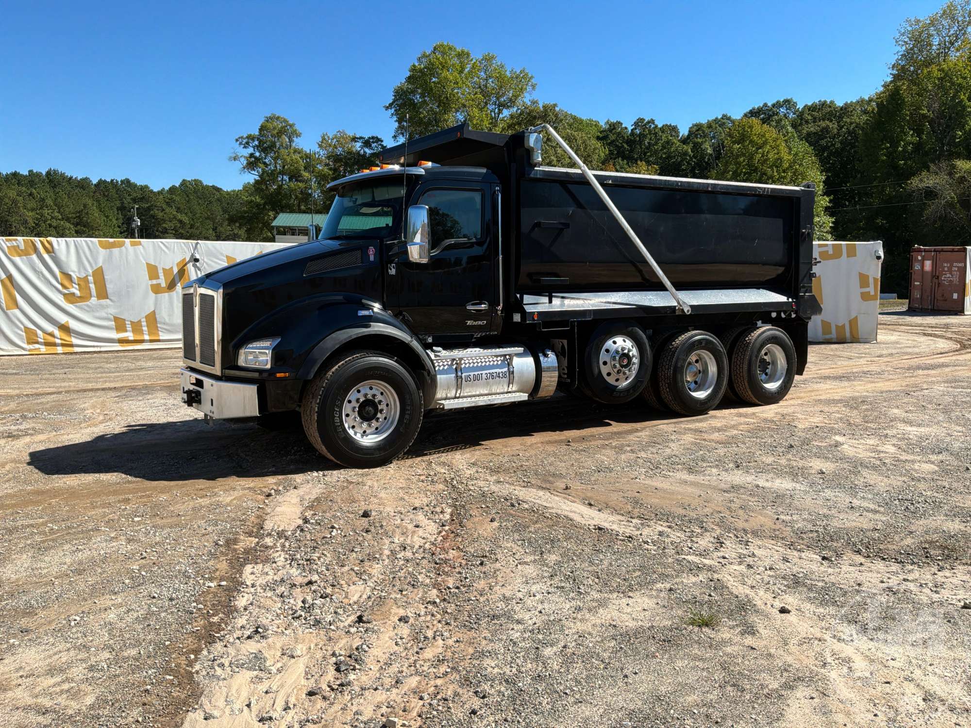 Photo of 2022 Kenworth T880