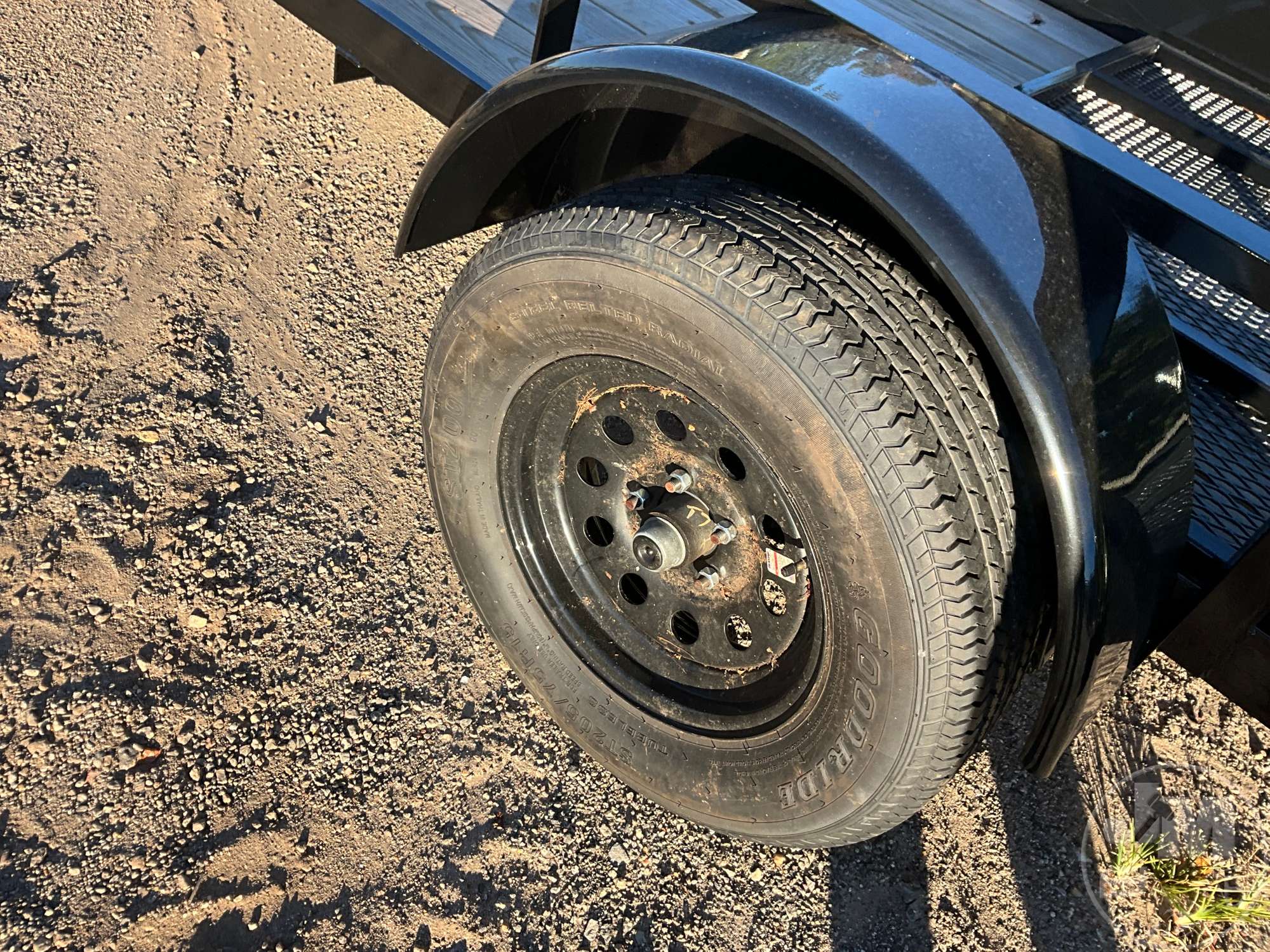 2027 TRIPLE CROWN TRAILERS, INC US5X8