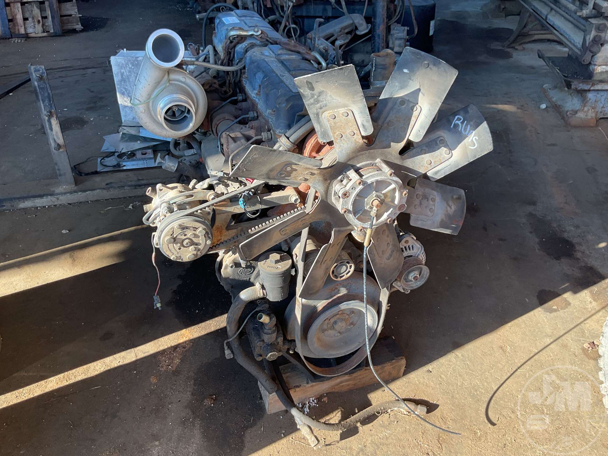 2000 Mack E7-460