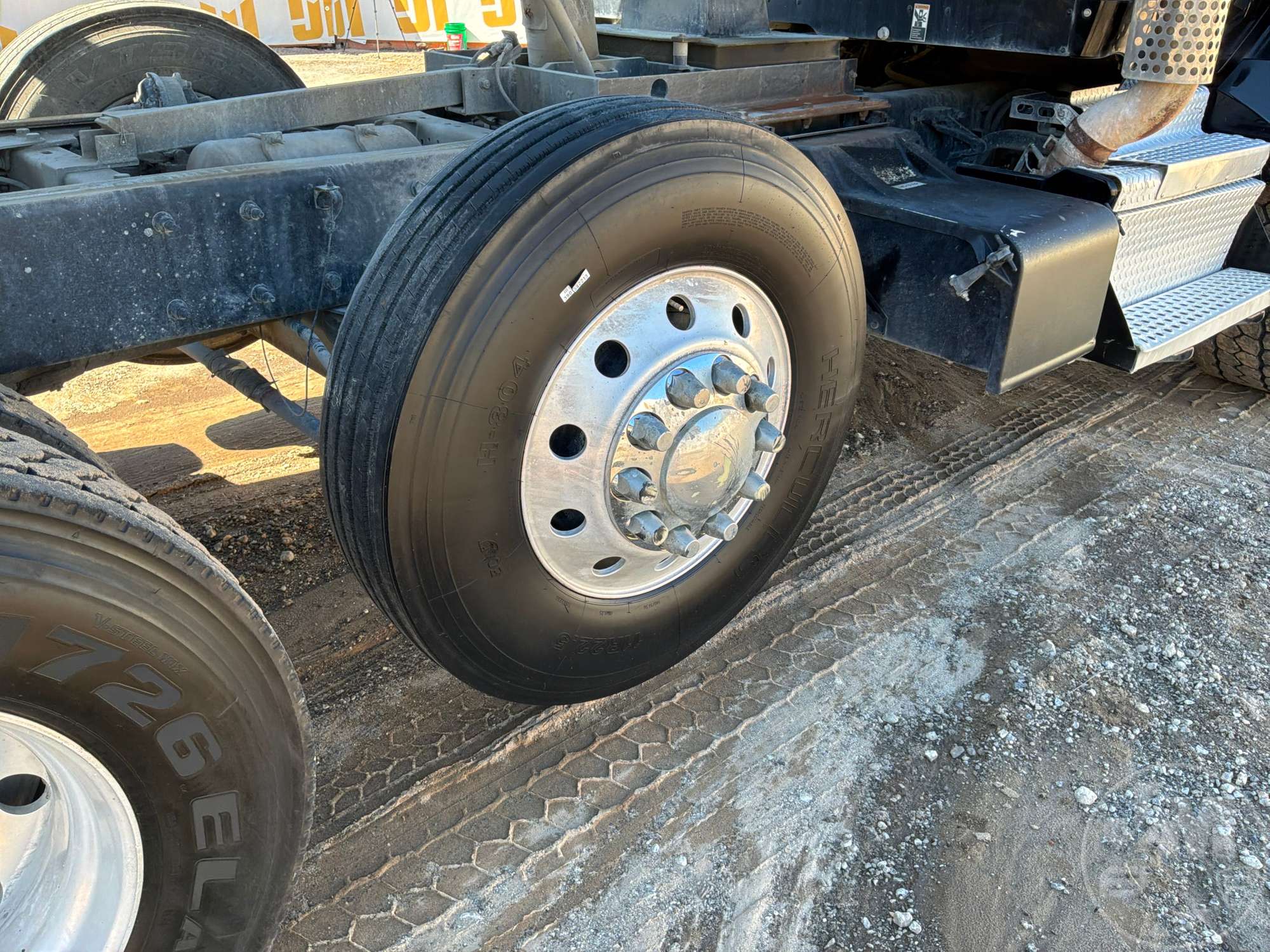 2022 Kenworth T880