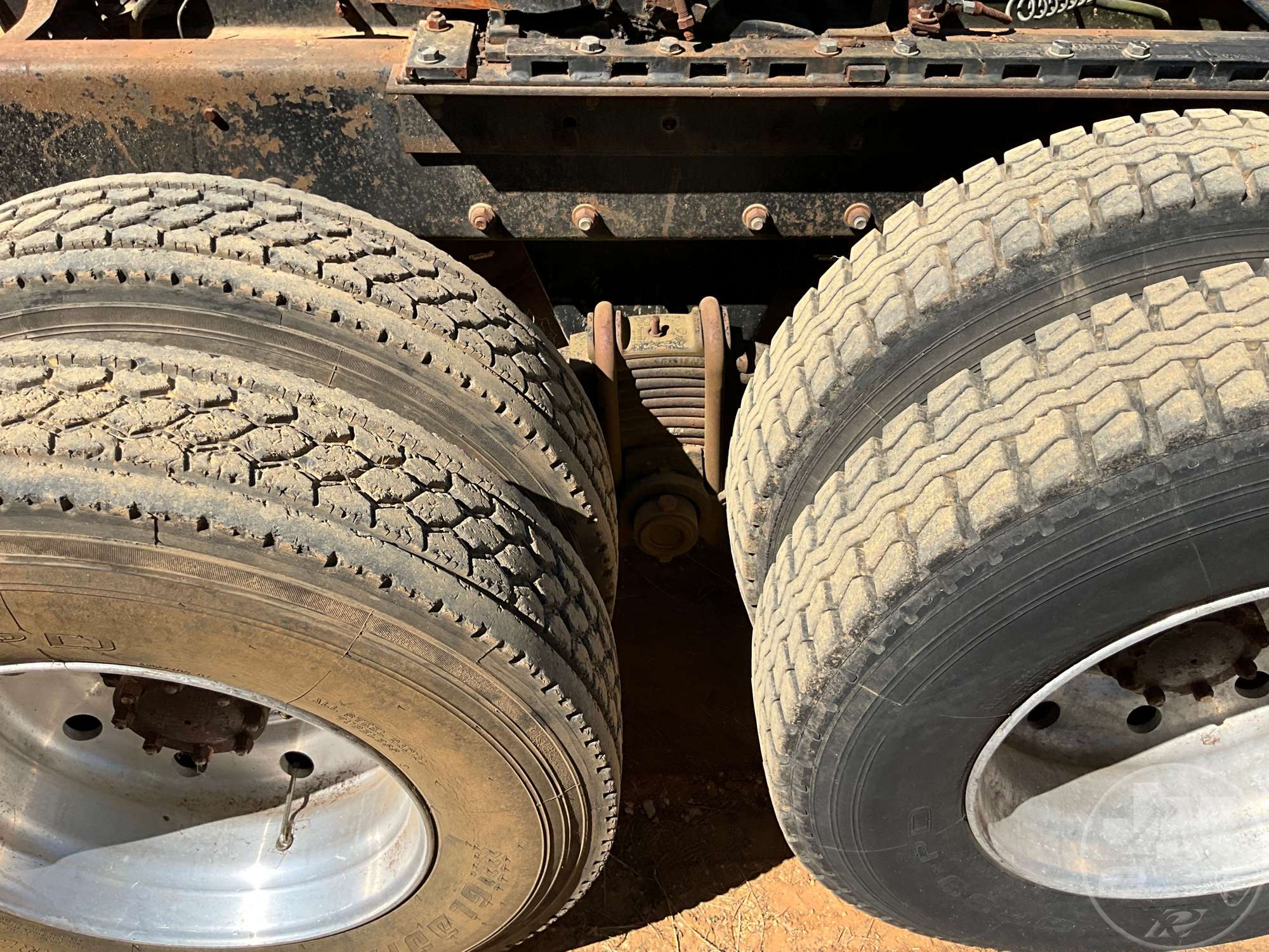 1997 Mack RD688S