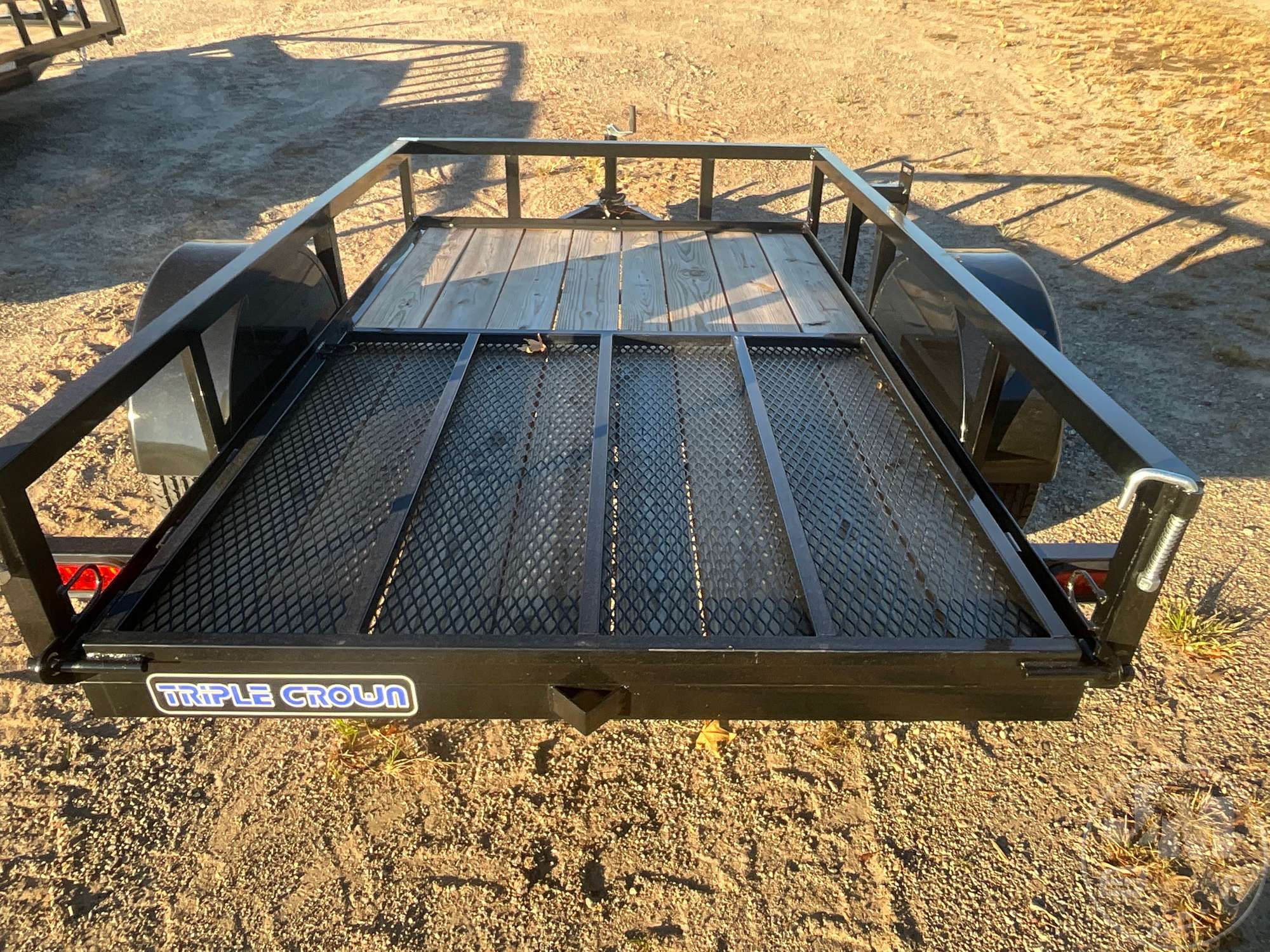 2027 TRIPLE CROWN TRAILERS, INC US5X8