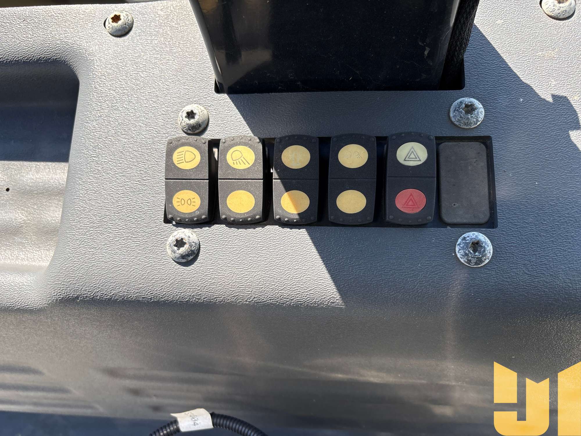 2016 Caterpillar CB54B