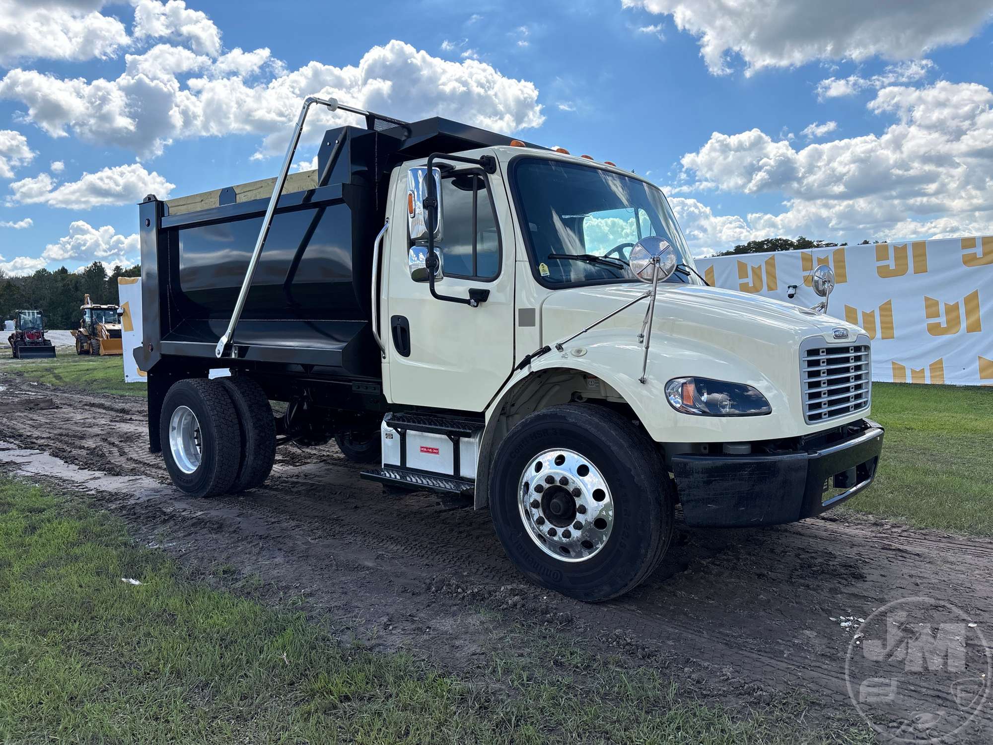 2020 Freightliner M2