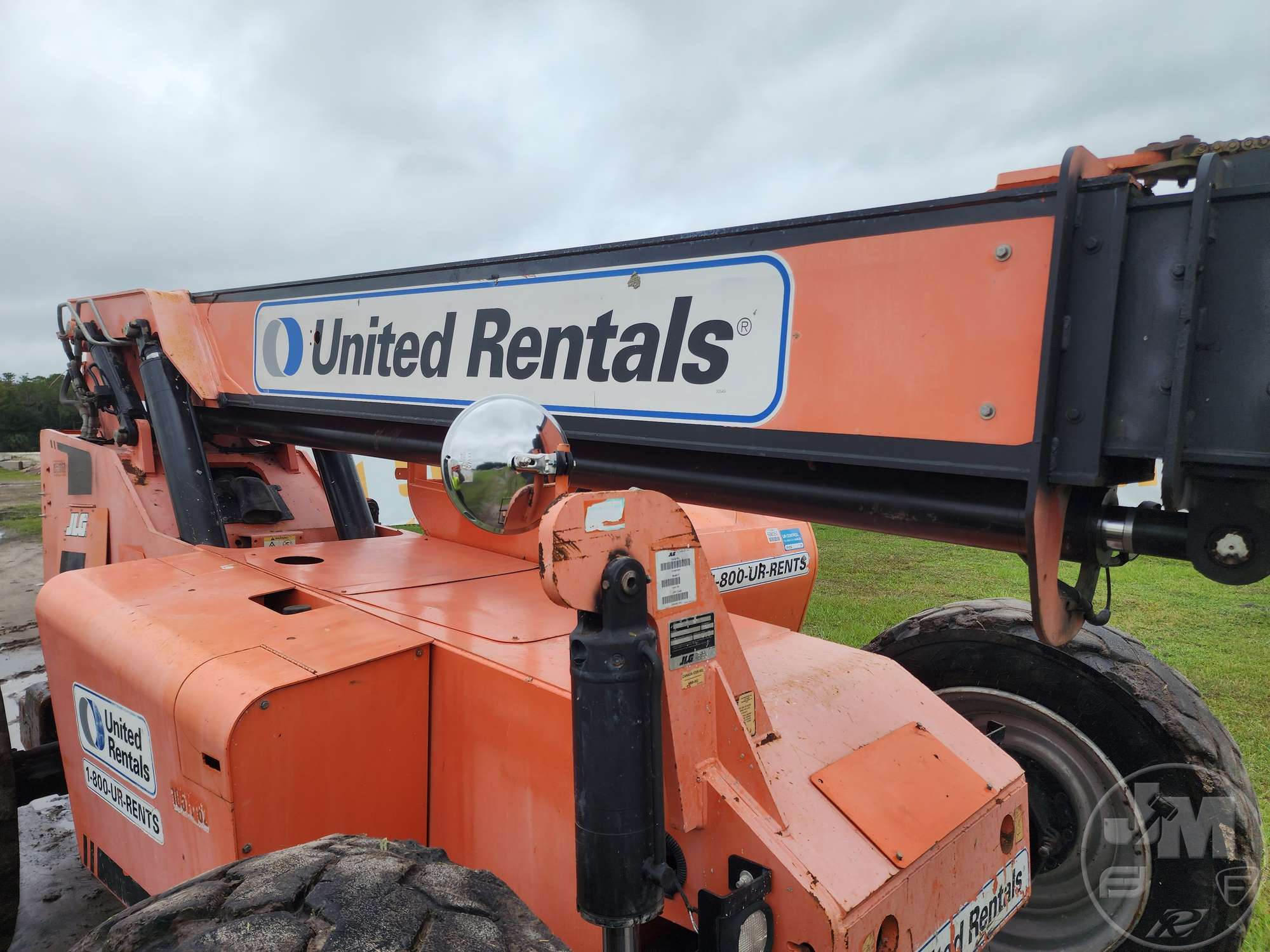 2017 JLG 6042