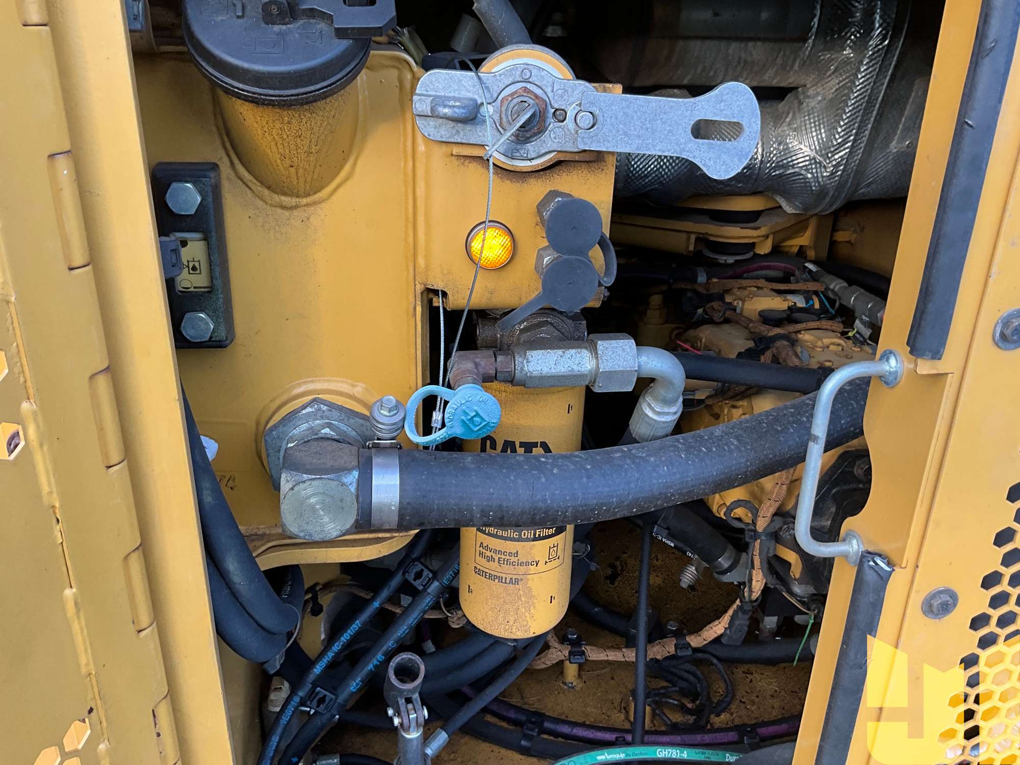 2015 Caterpillar CB64B