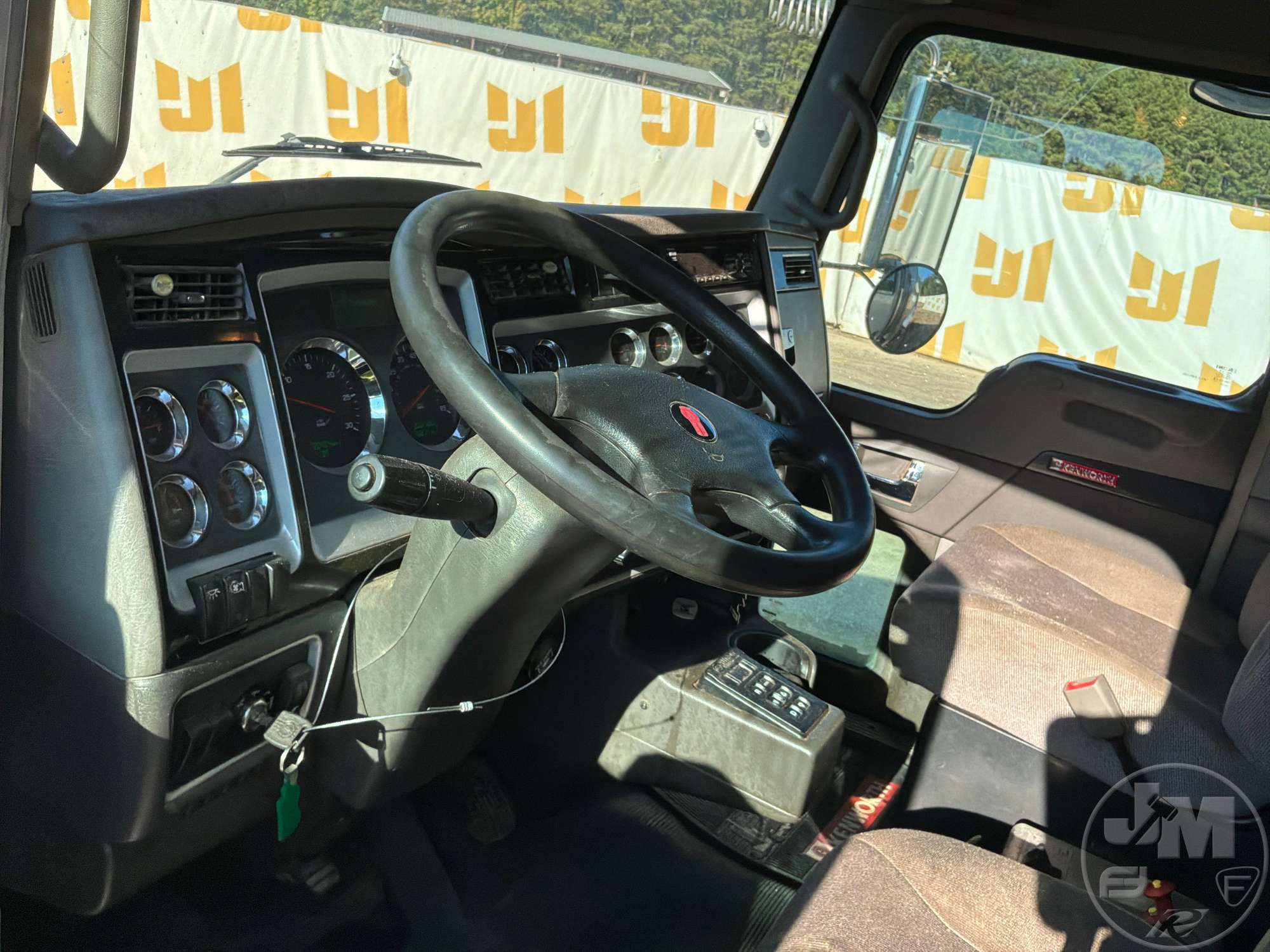 2019 Kenworth T8 SERIES