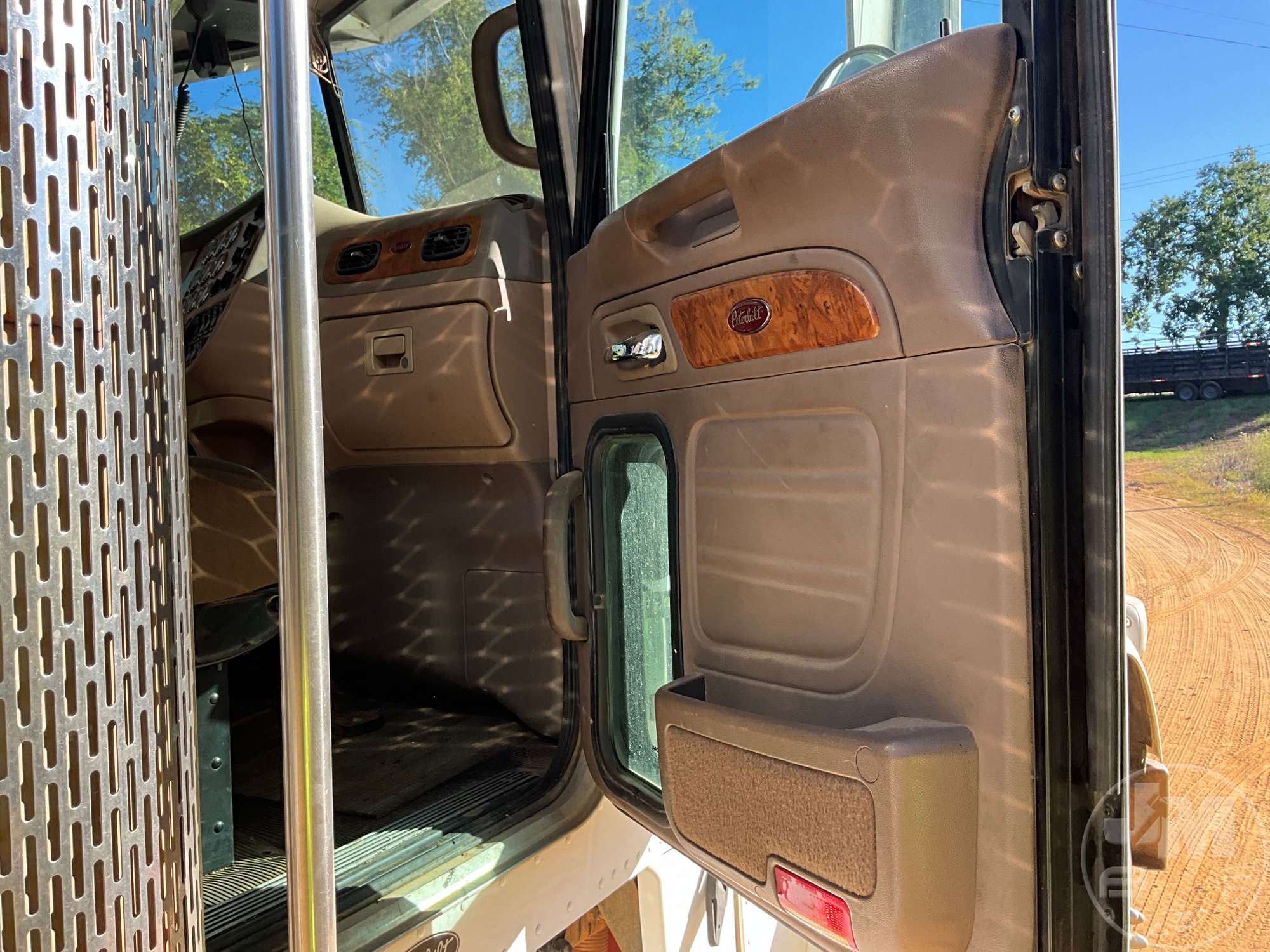 2009 Peterbilt 389