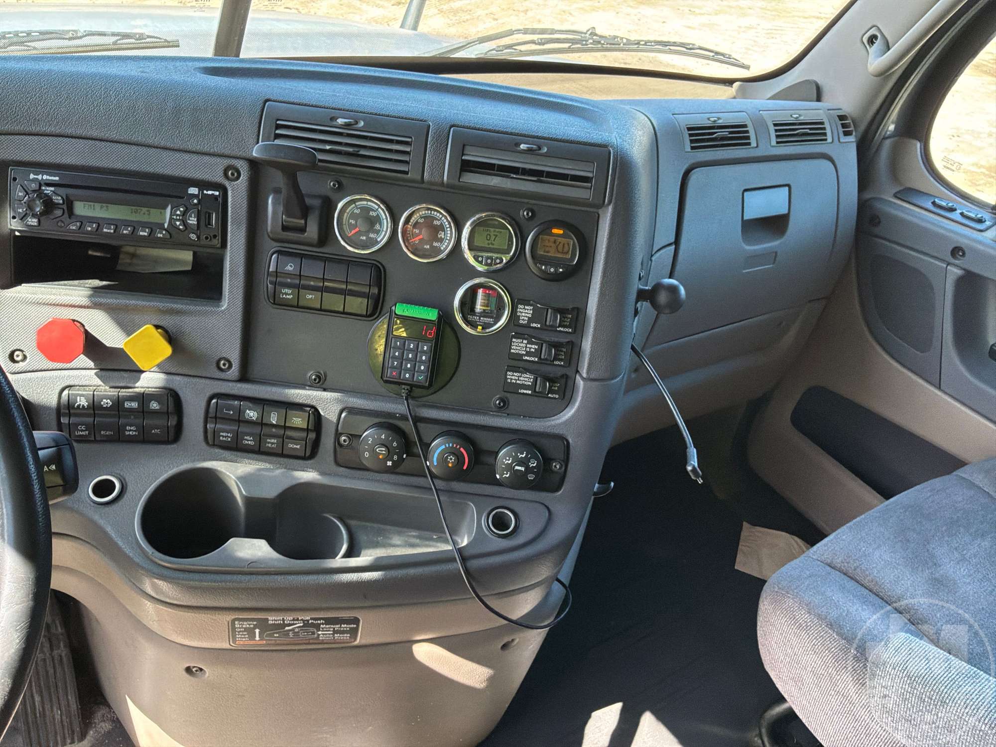 2015 Freightliner CASCADIA