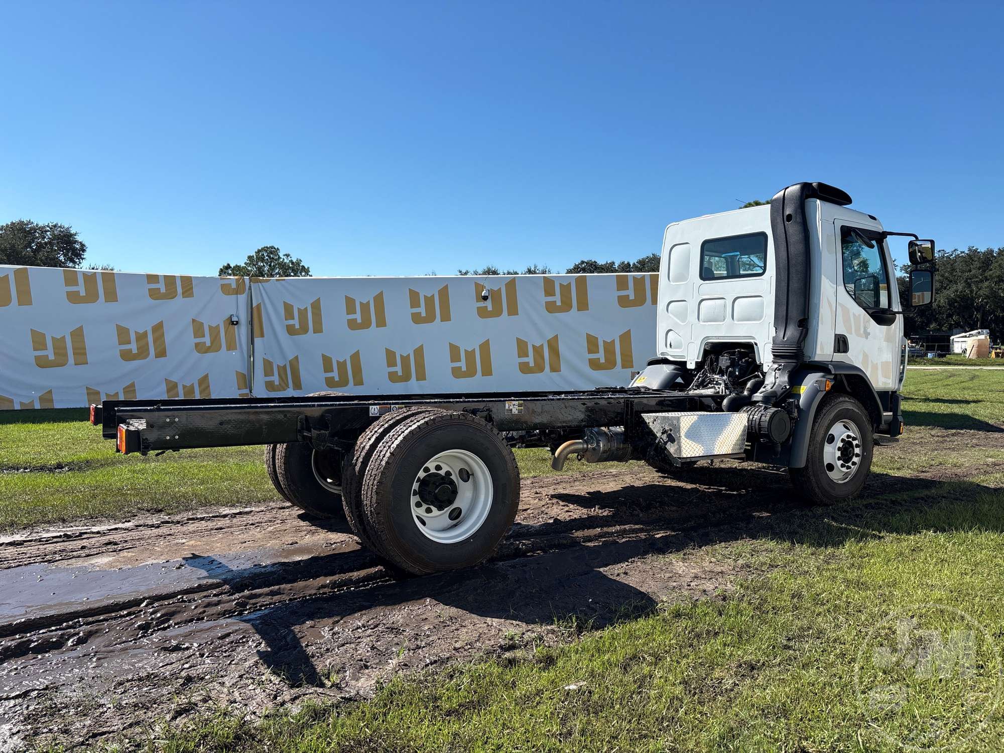 2025 Peterbilt 220