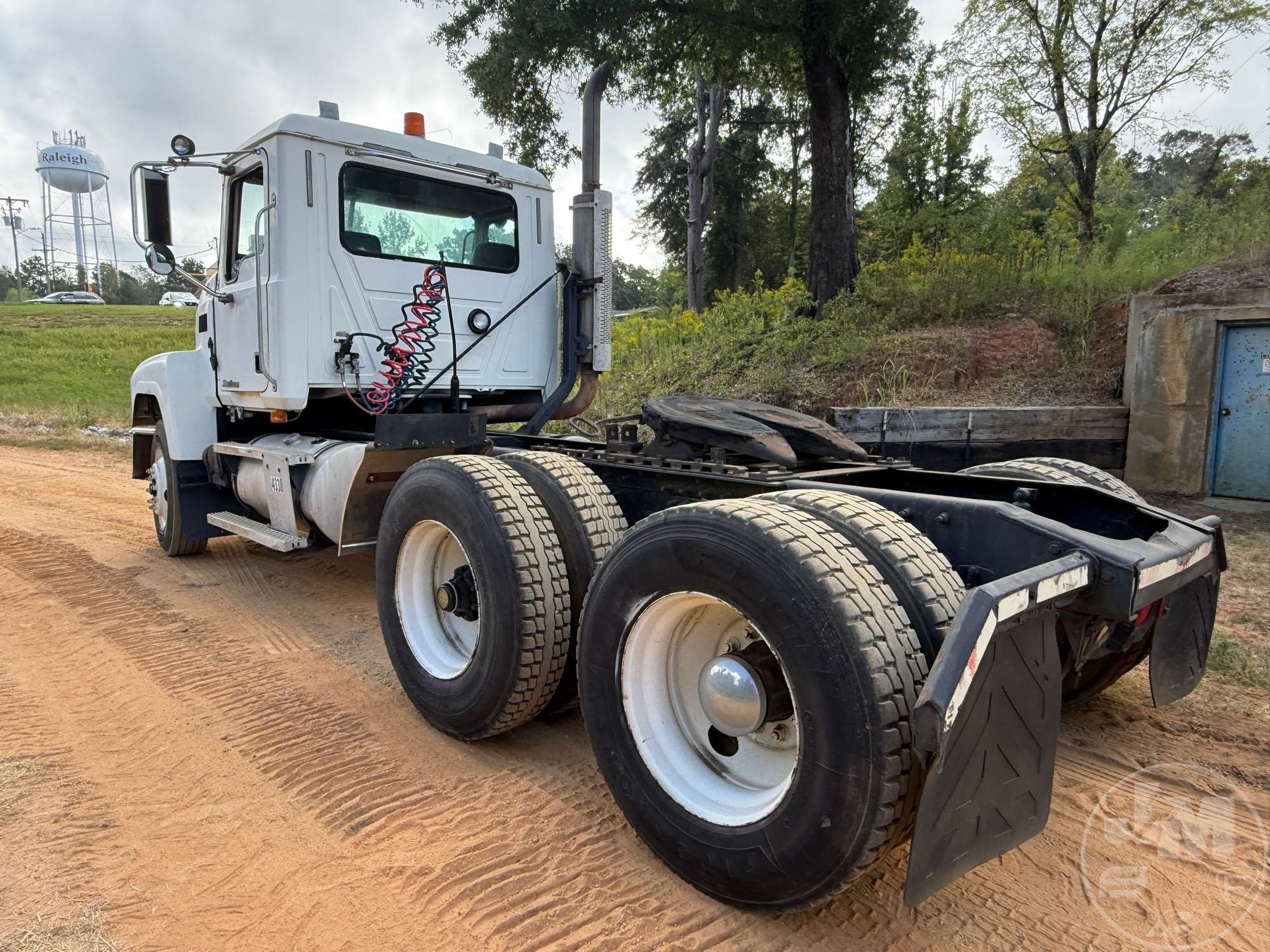 2004 Mack CH613