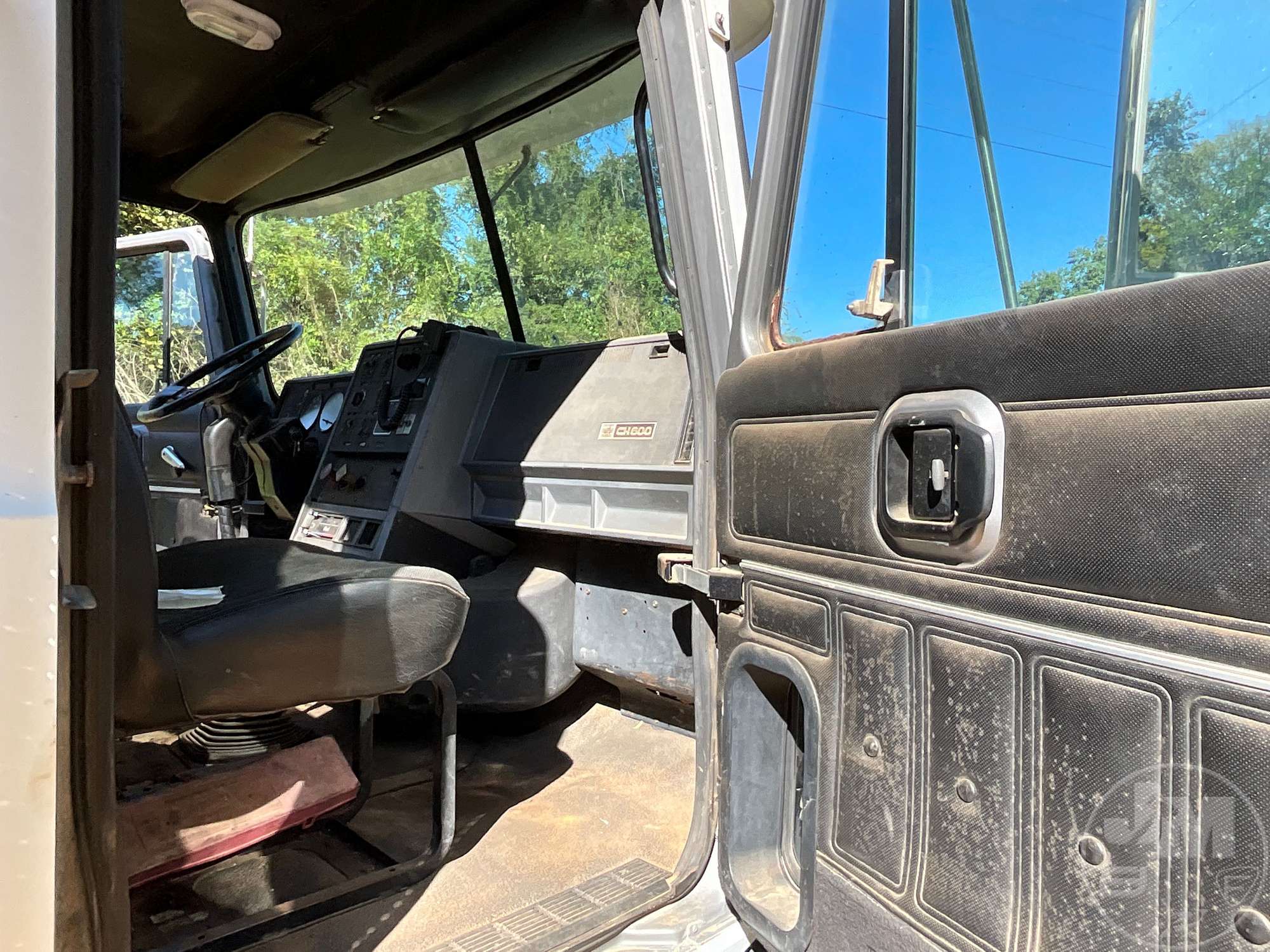 2000 Mack CH613