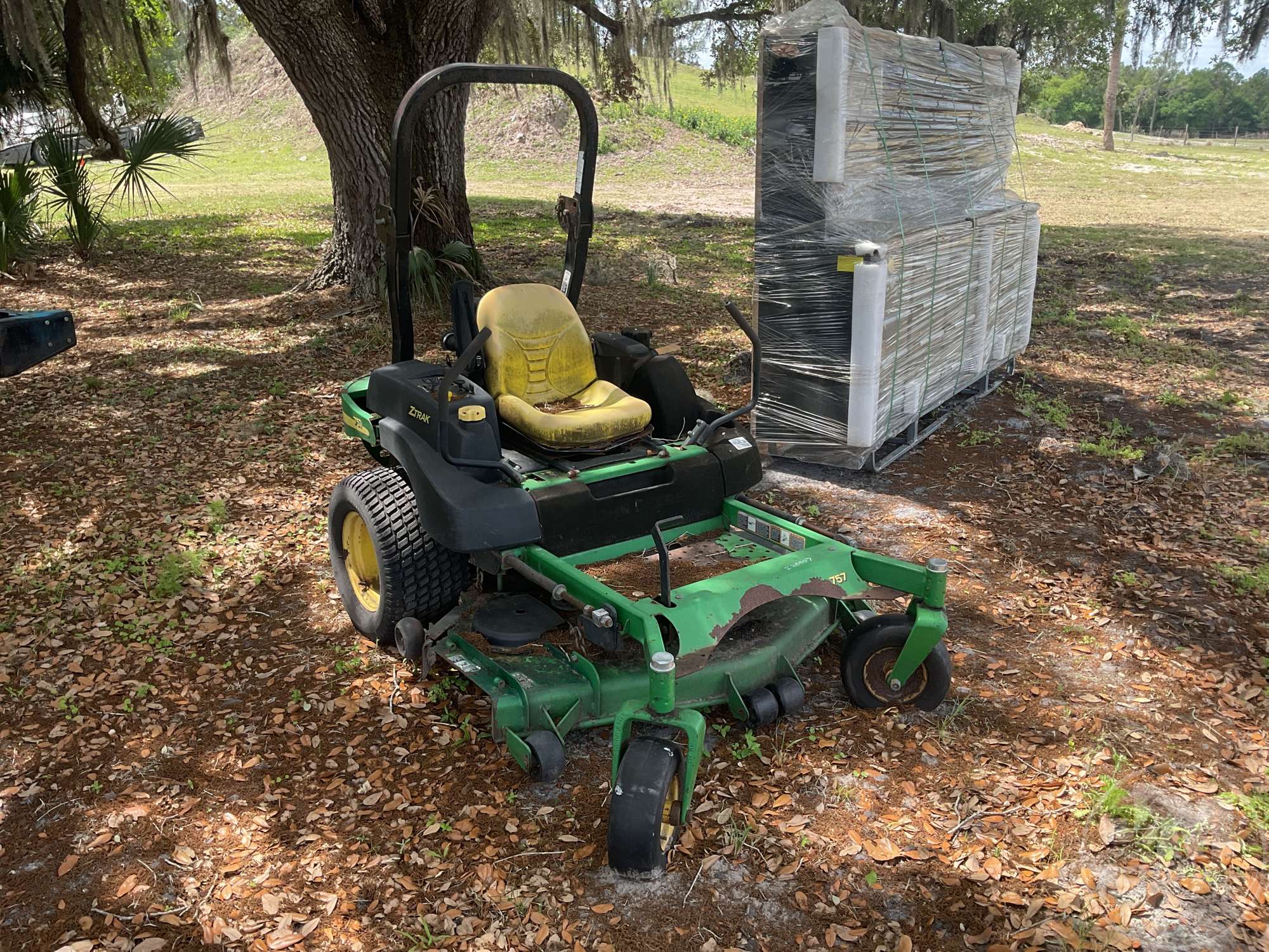 Photo of a  John Deere ZTrak 757