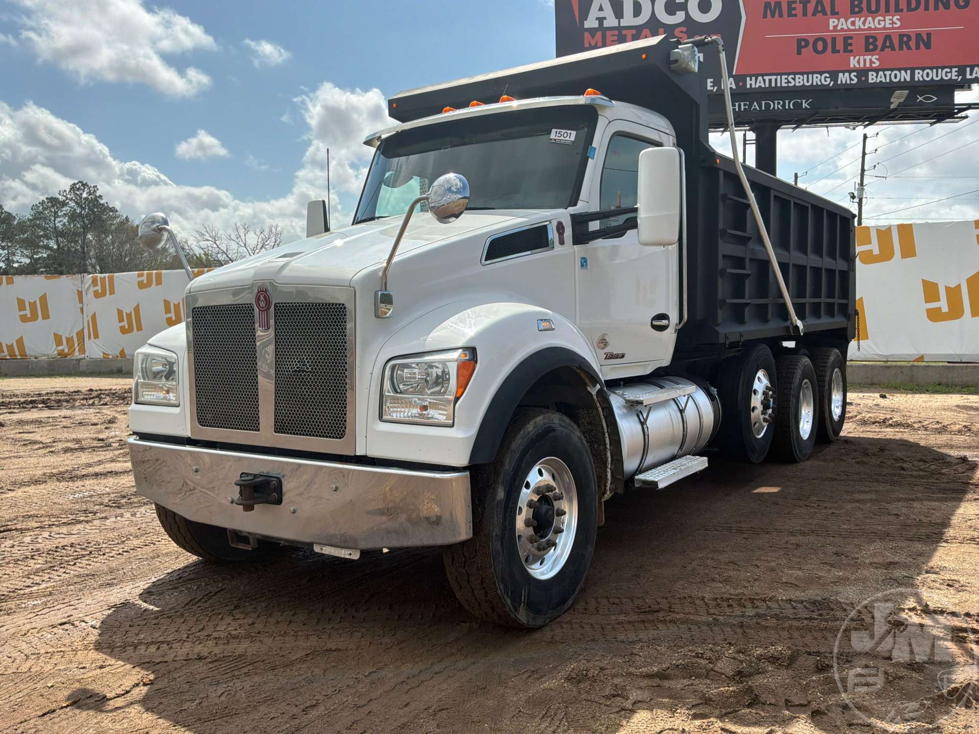 Photo of a 2020 Kenworth T880