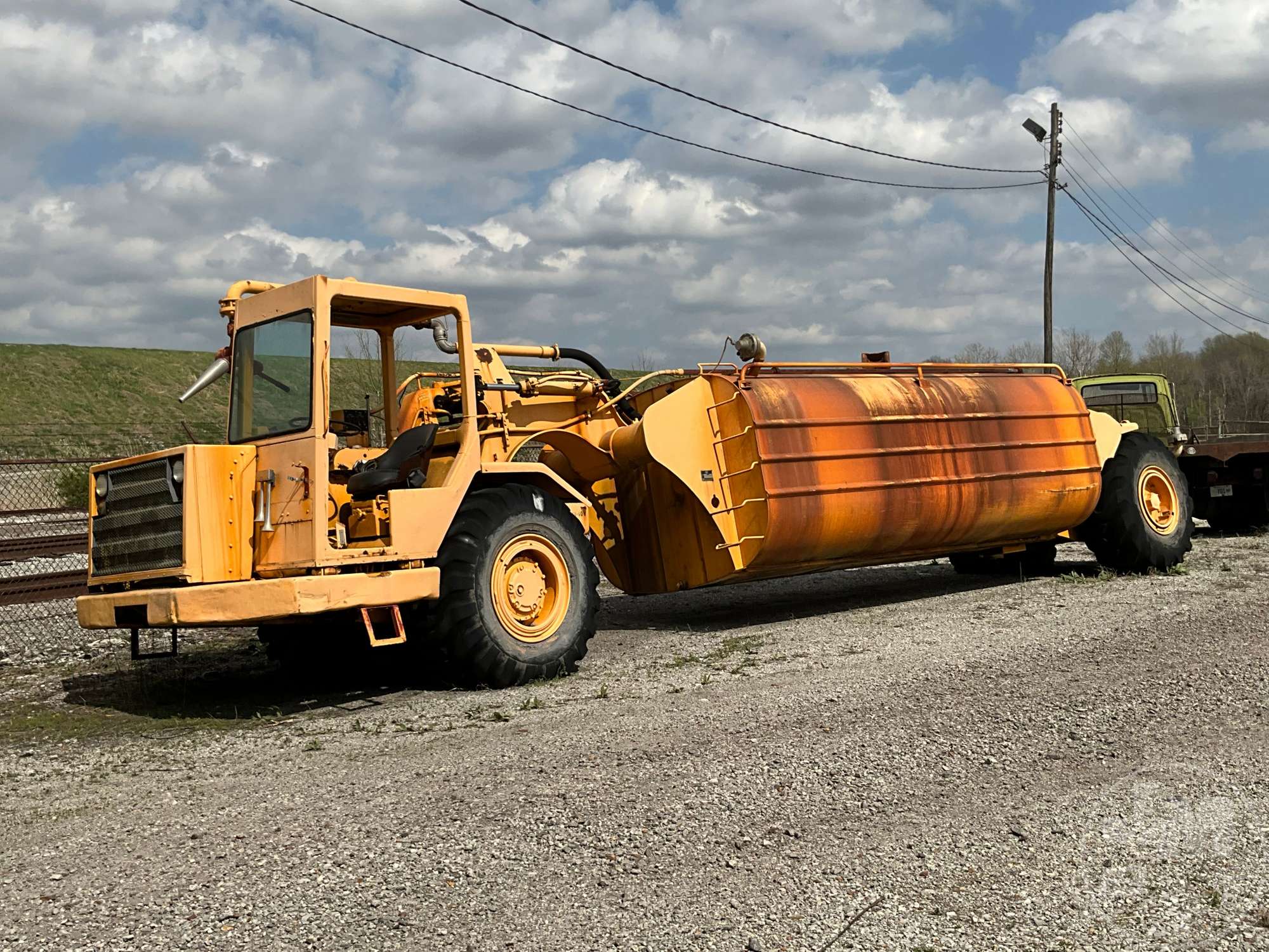 Photo of a  Caterpillar 613B