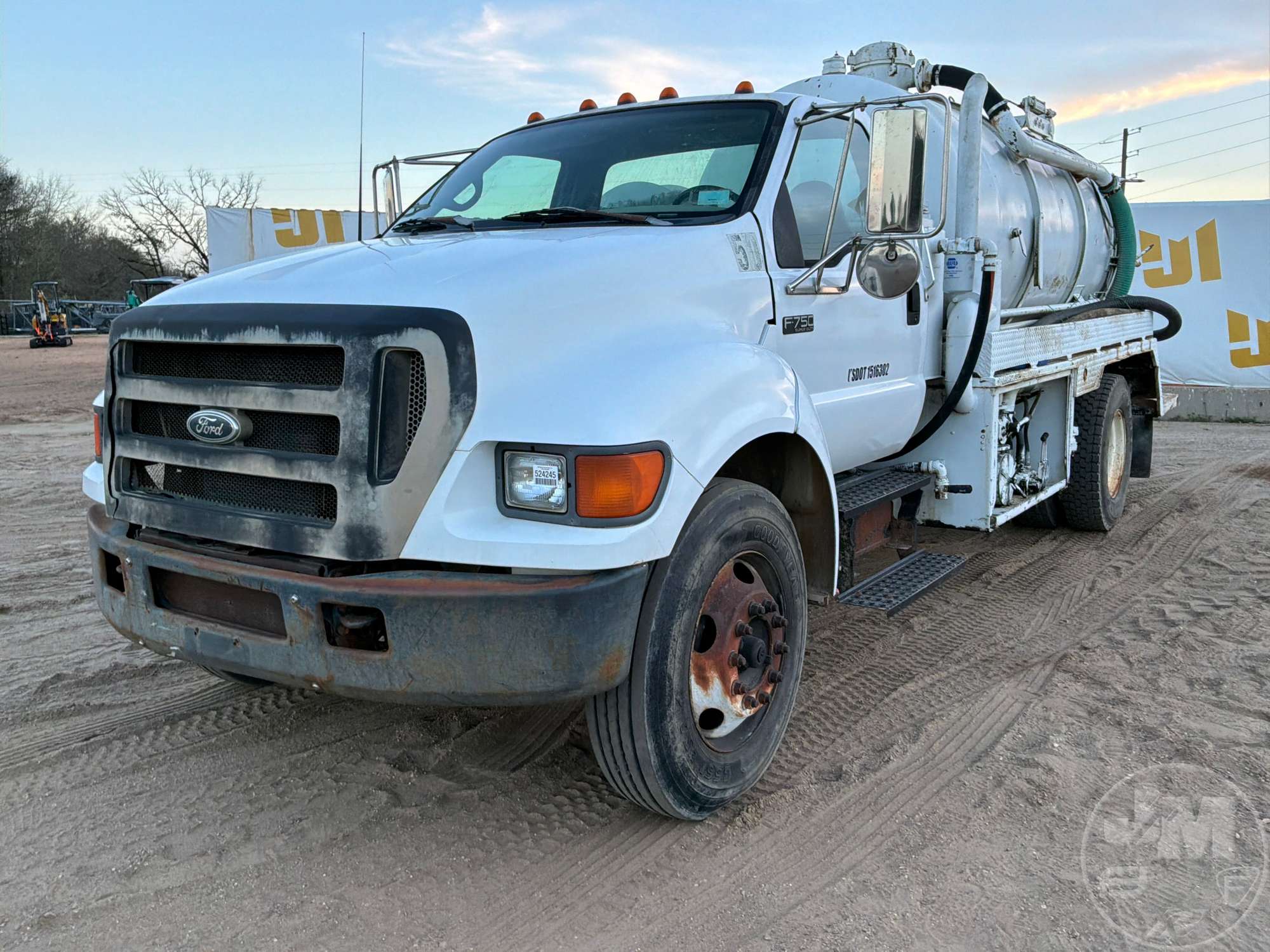 2005 Ford F-750XL SD