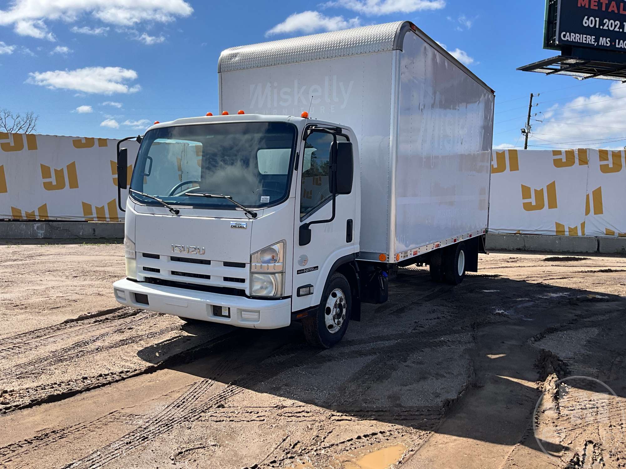 Photo of a 2015 Isuzu NPR