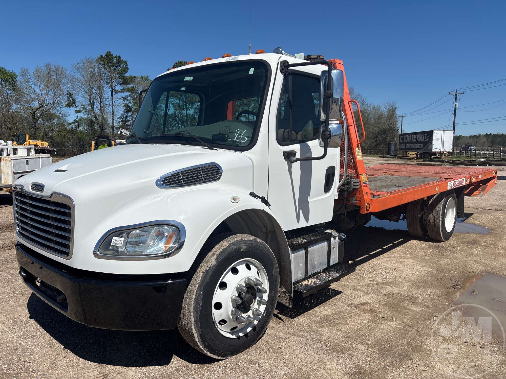 Photo of a 2016 Freightliner M2 HYDRAULIC TAIL