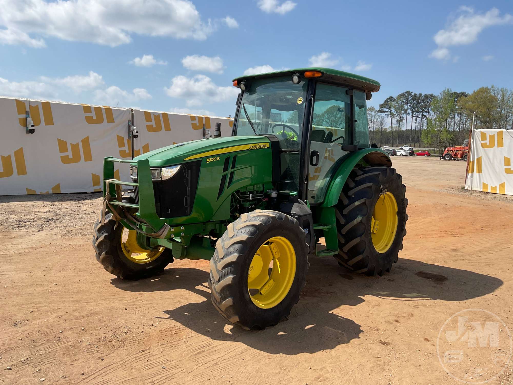 Photo of a 2022 John Deere 5100E