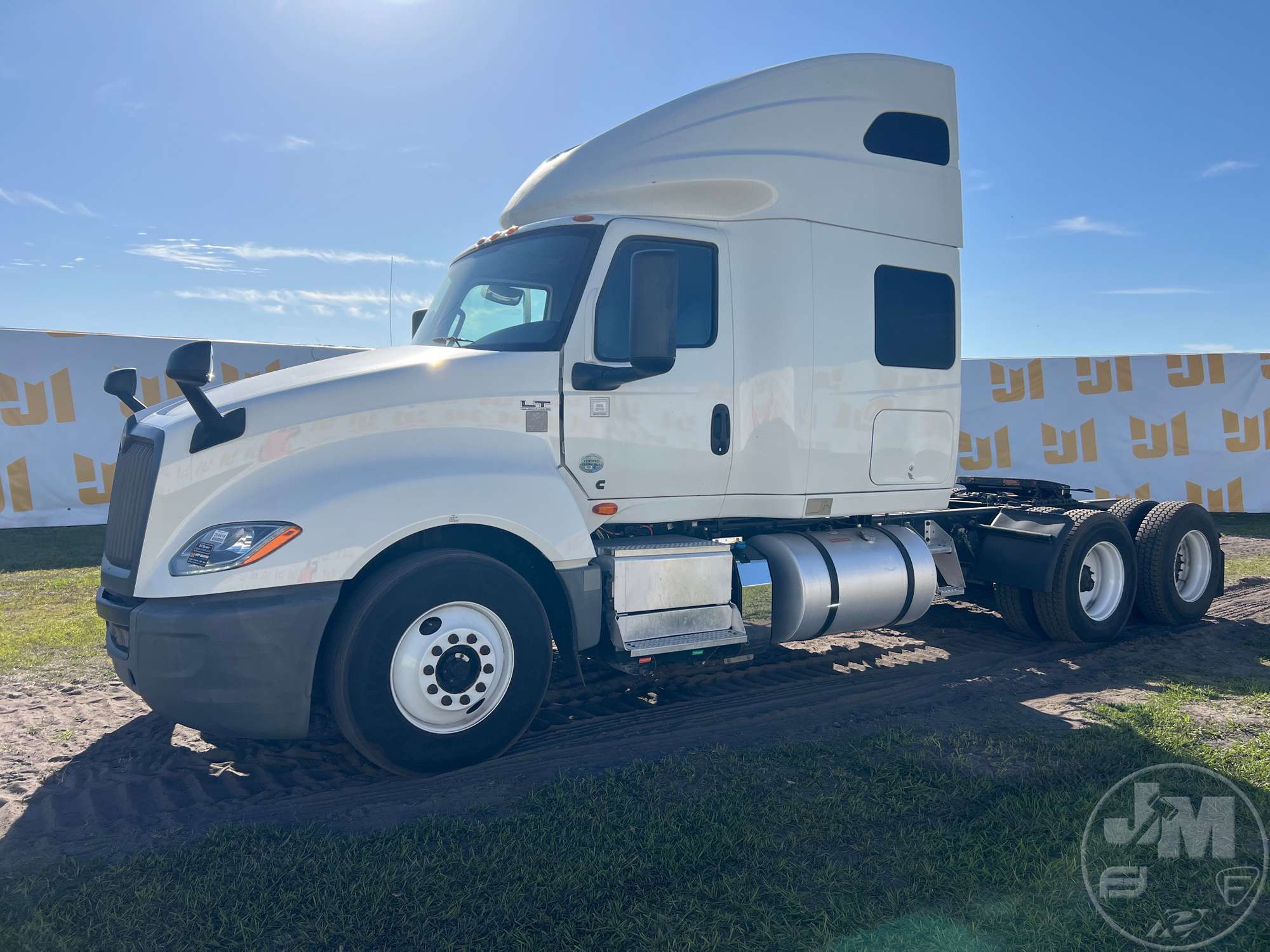 Photo of a 2020 International LT625