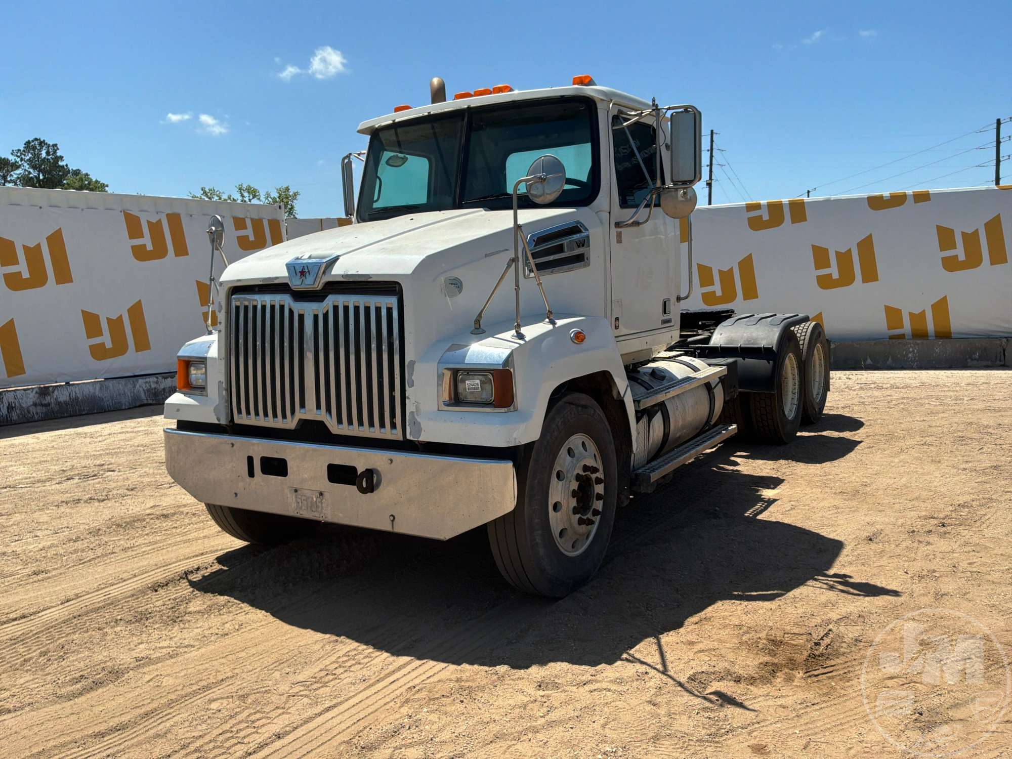 Photo of a 2016 Western Star 4700