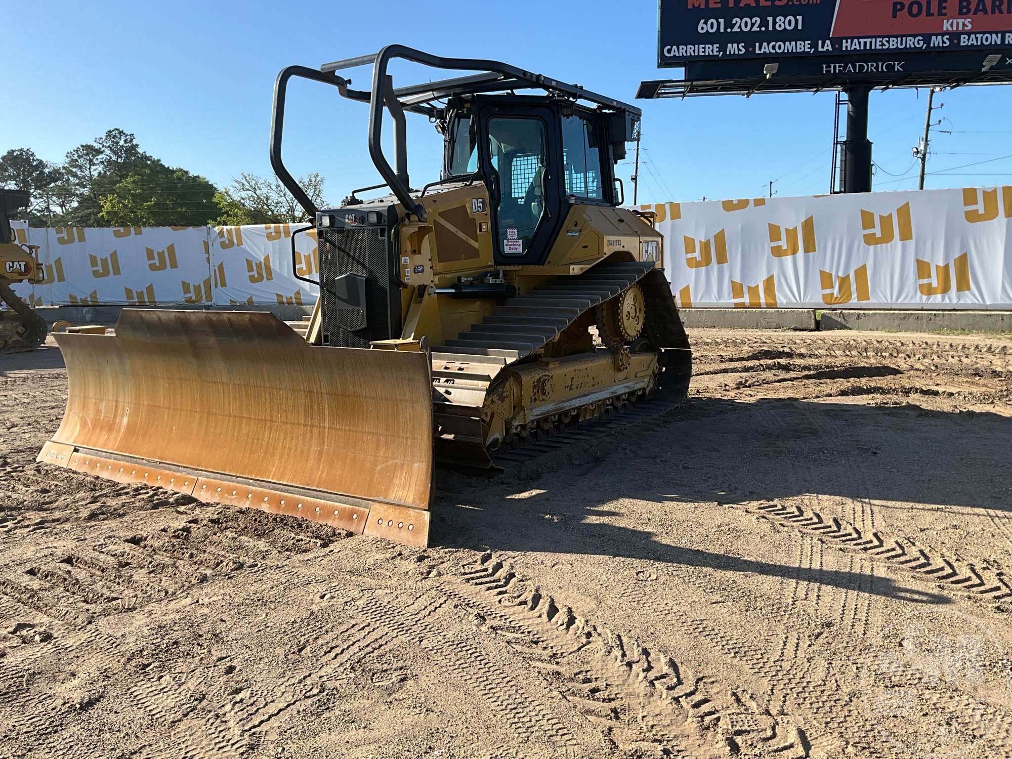 Photo of a 2022 Caterpillar D5 LGP