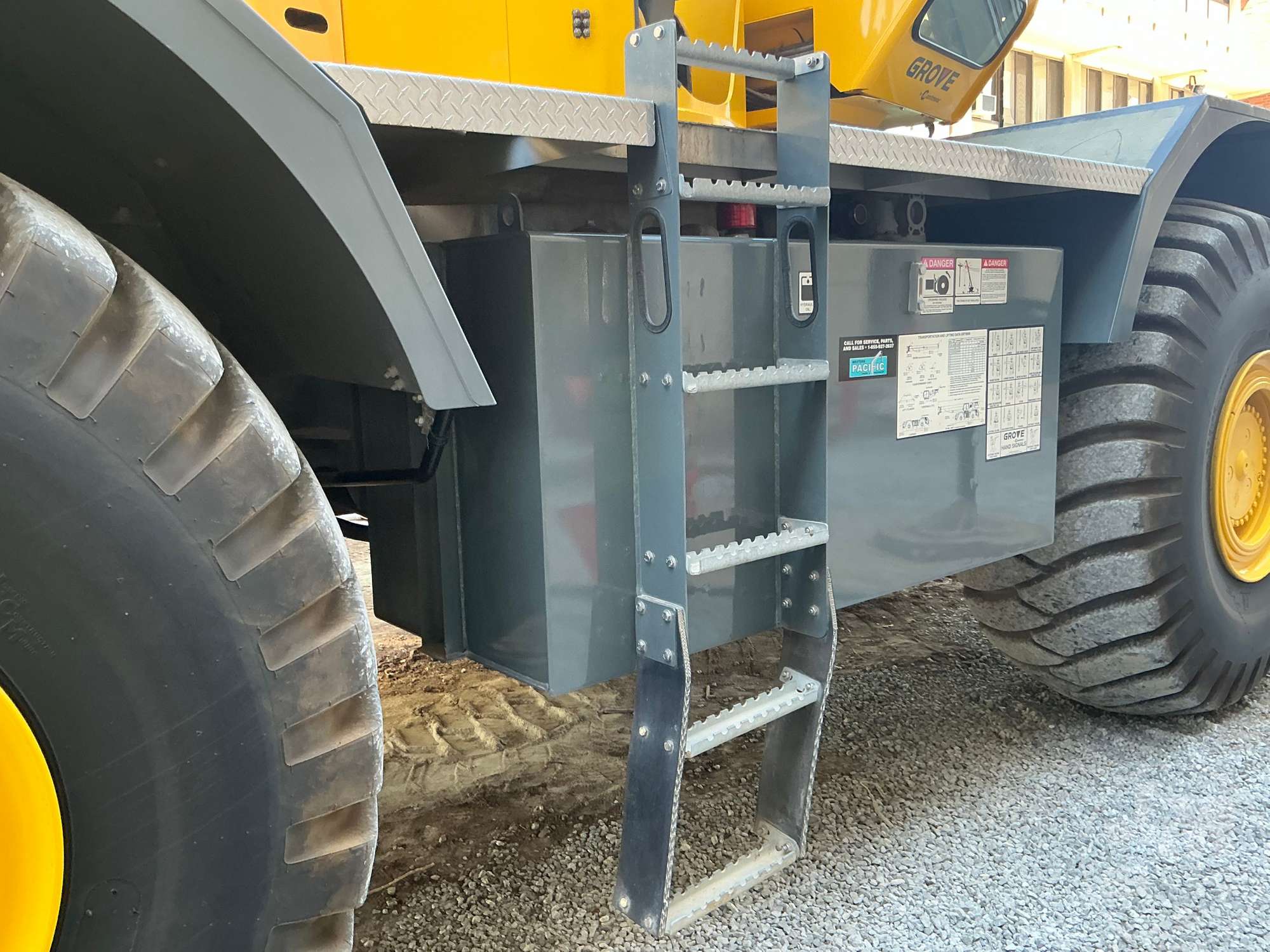 2017 Grove GRT8090
