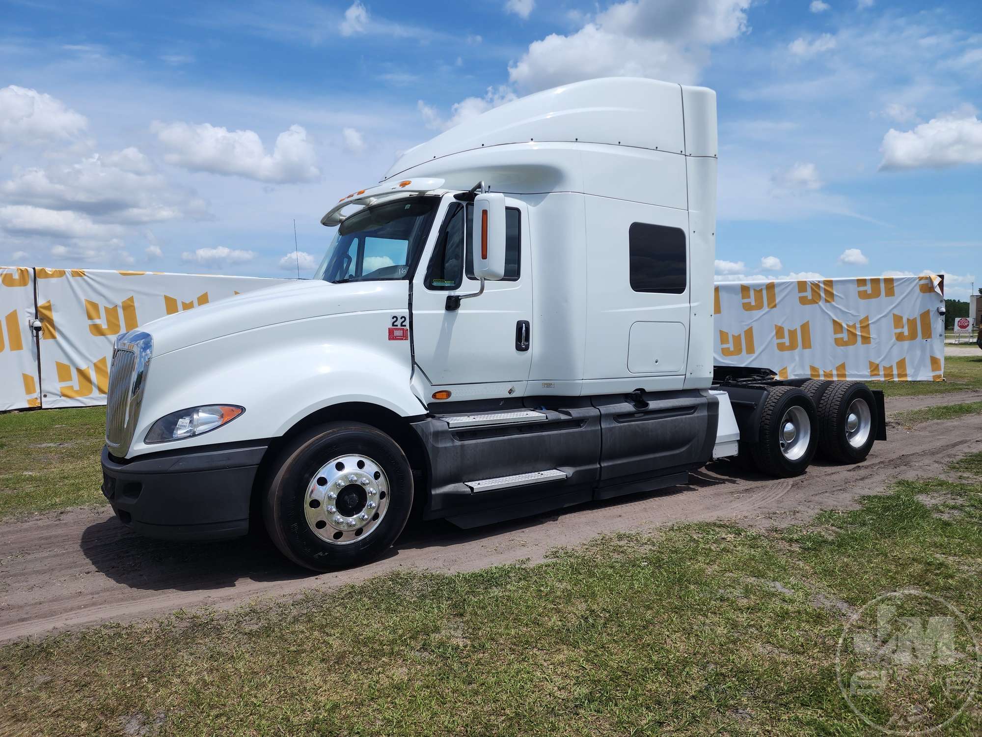 Photo of a 2016 International LF687