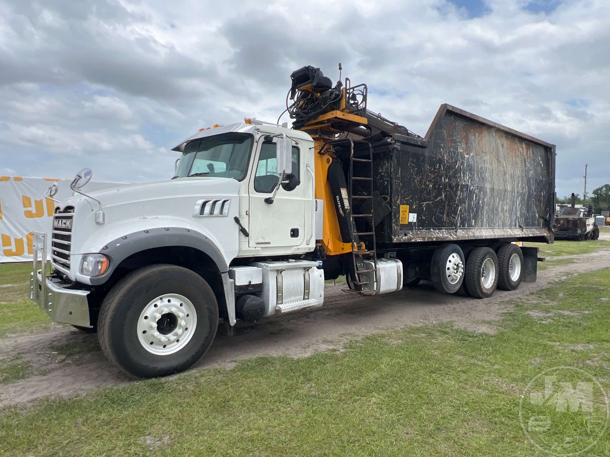 Photo of a 2019 Mack GRANITE