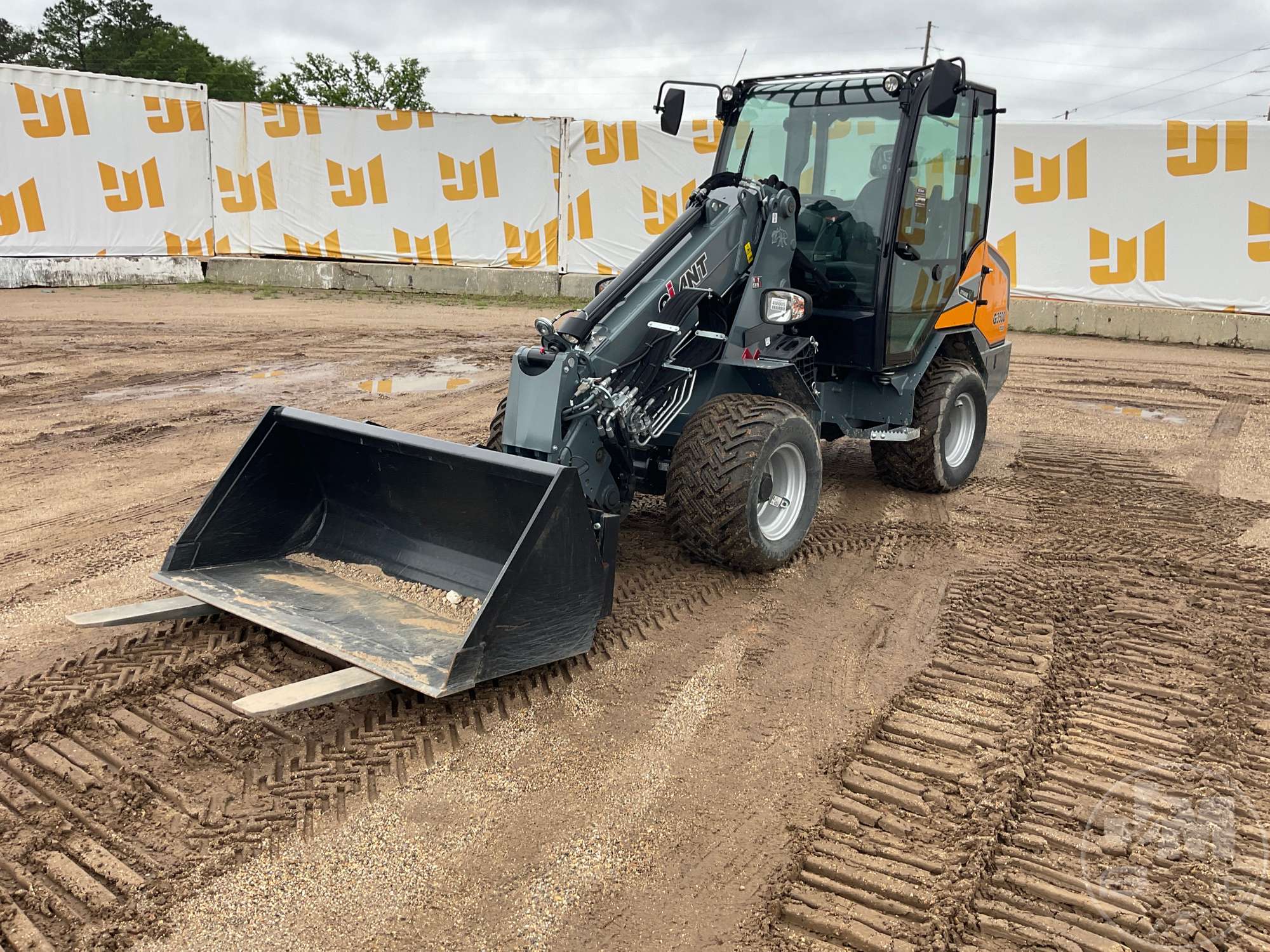 Photo of a 2024 Giant G3500 TELESCOPIC BOOM