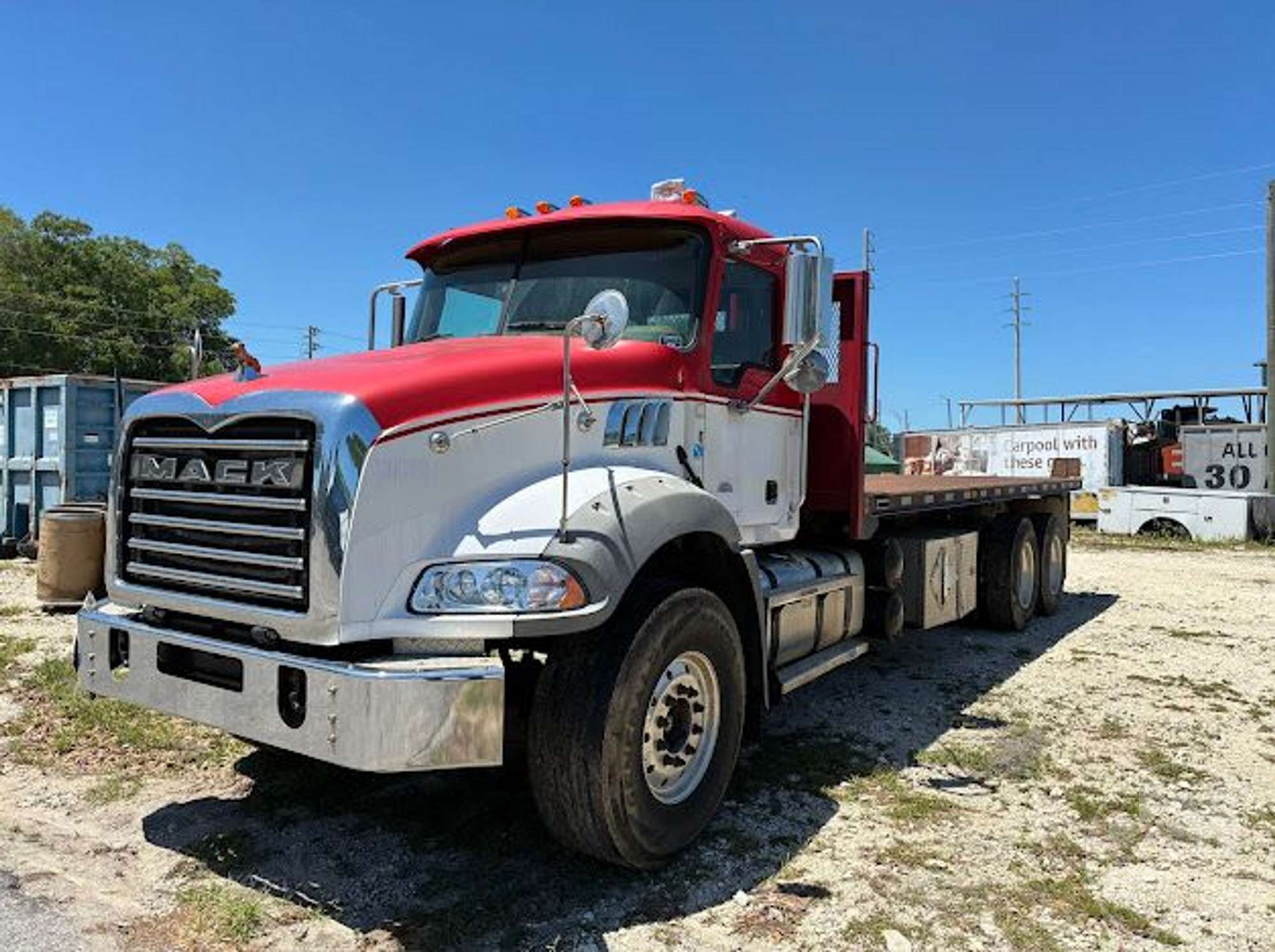 Photo of a 2017 Mack GU GRANITE
