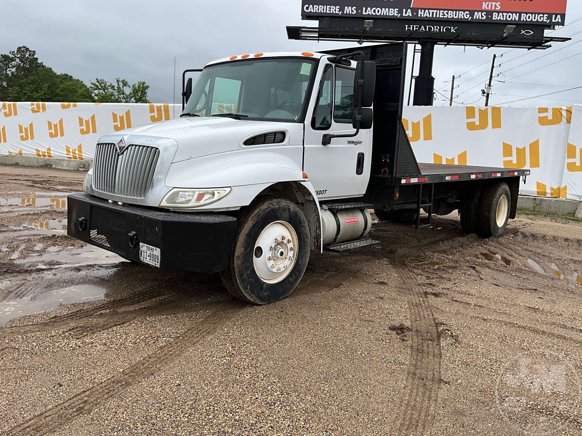 Photo of a 2011 International MA025