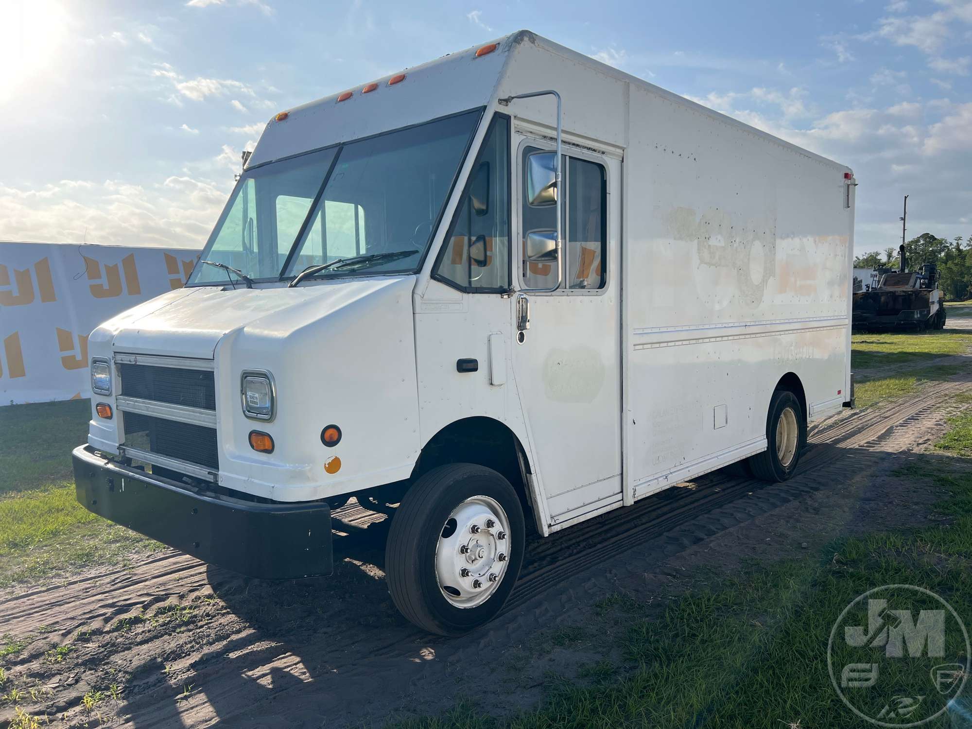 Photo of a 1998 Freightliner MT45 CHASSIS