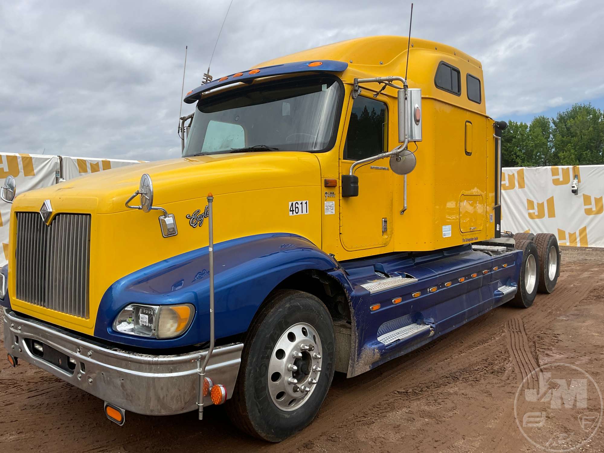 Photo of a 2005 International 9400I