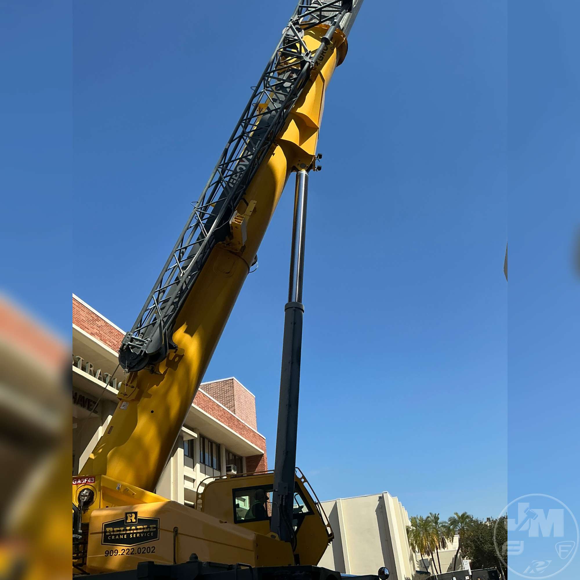 2017 Grove GRT8090