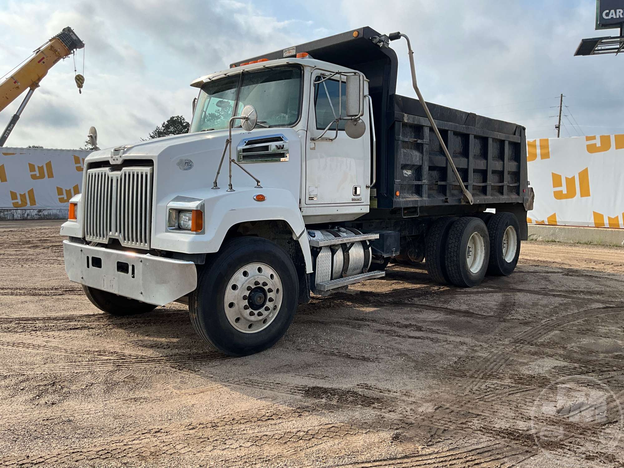 Photo of a 2015 Western Star 4700