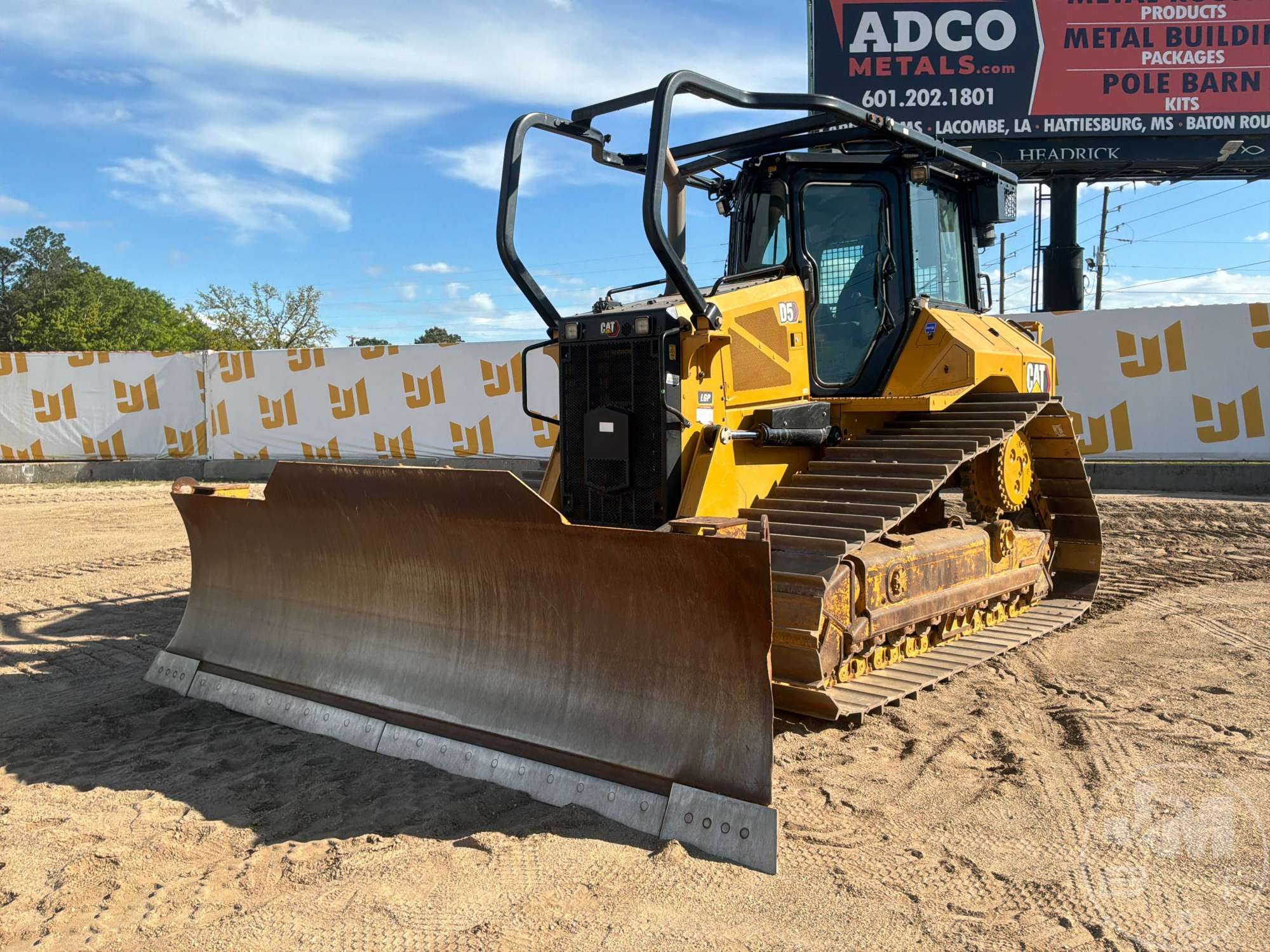 Photo of a 2022 Caterpillar D5 LGP